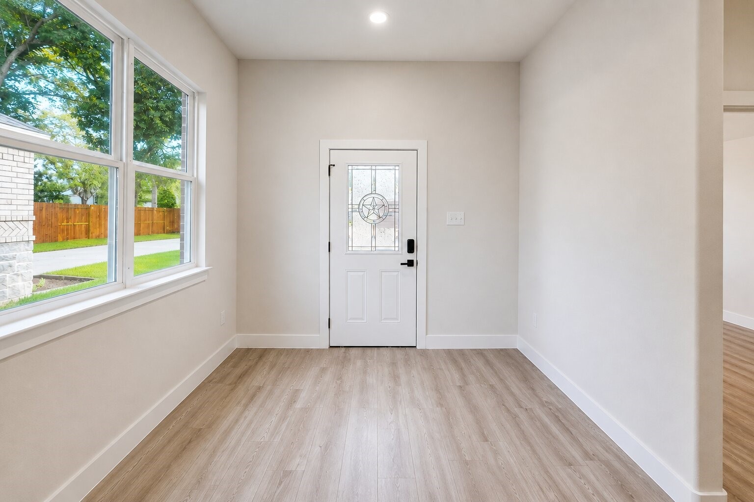 142a College Street Property Photo 2