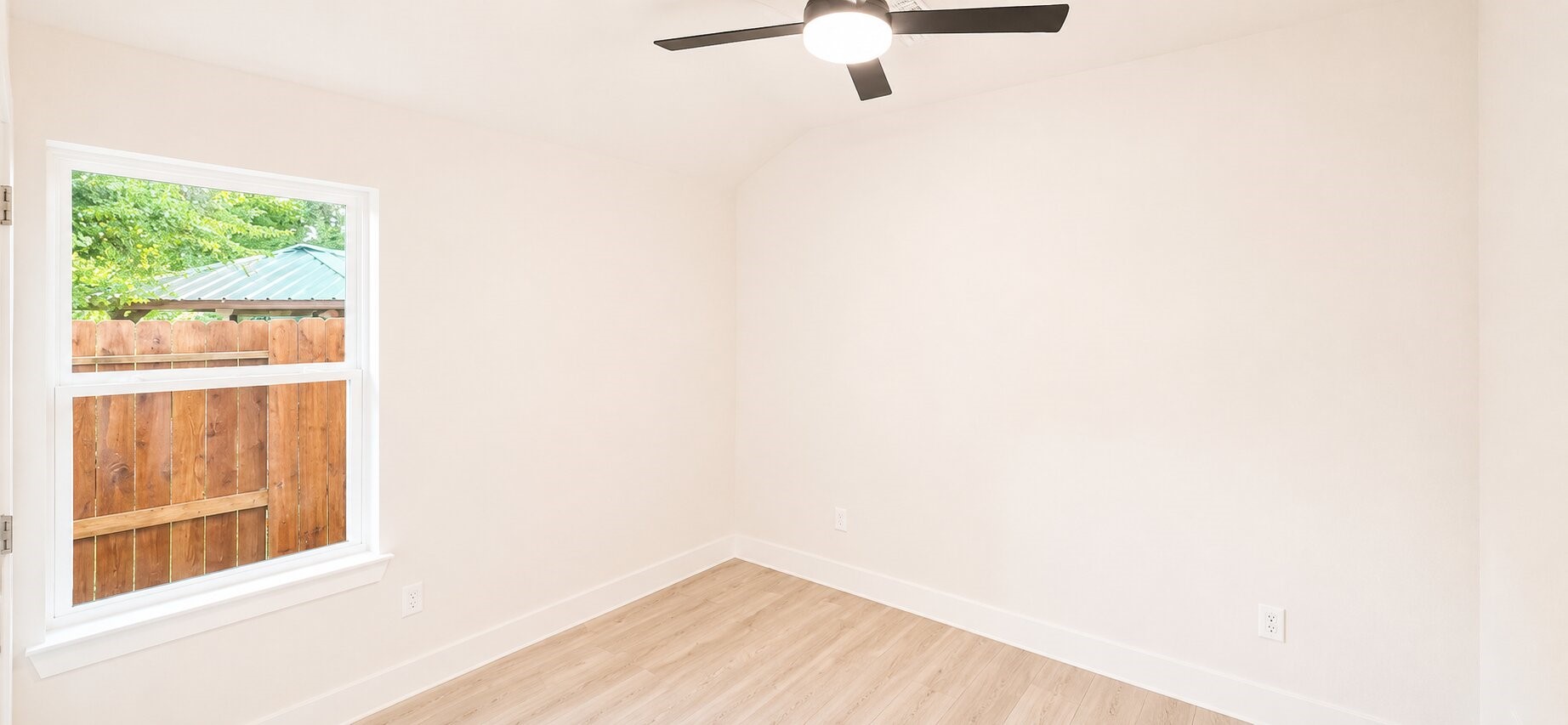 142a College Street Property Photo 23