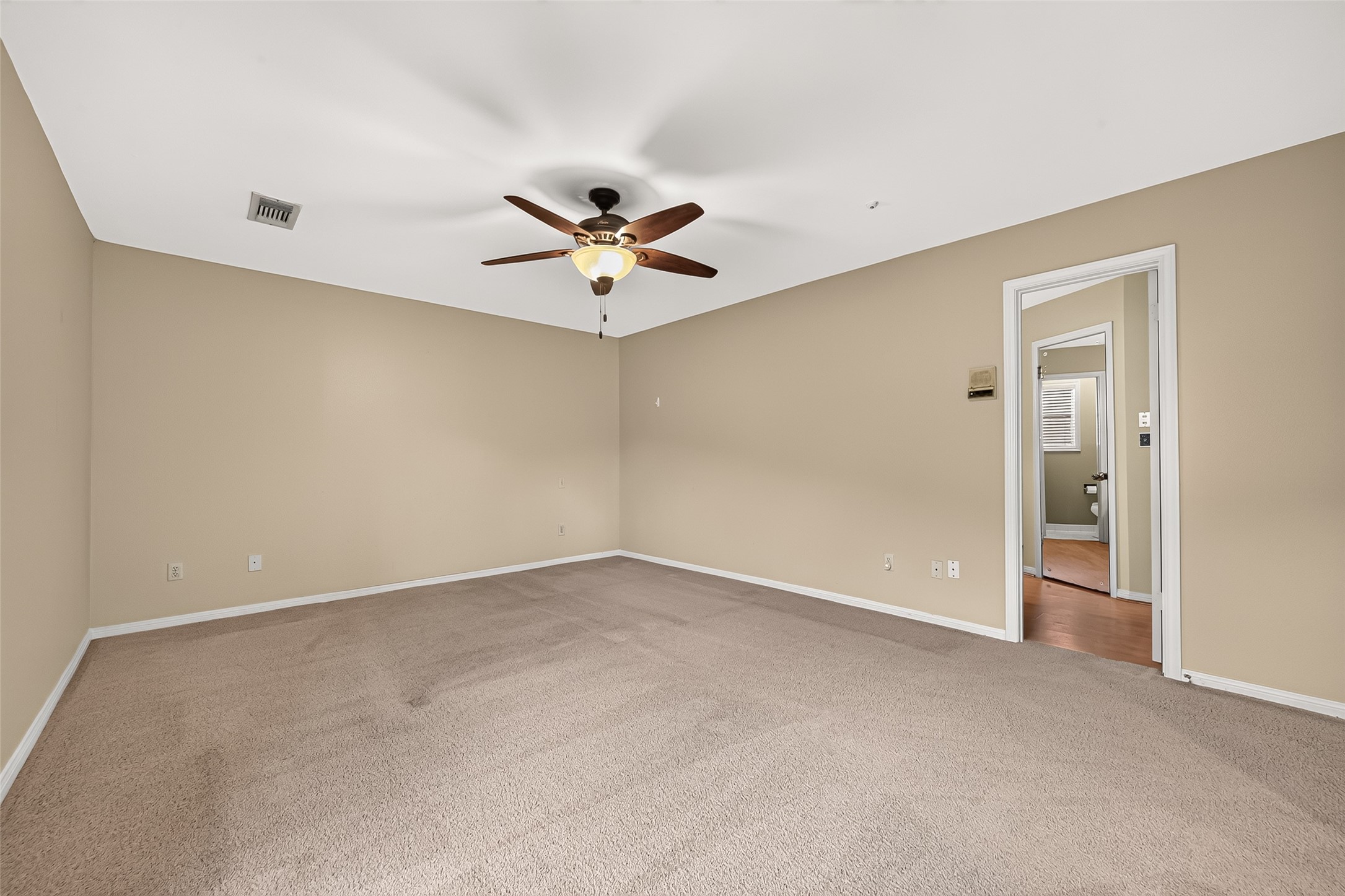 219 Essex Place Property Photo 22