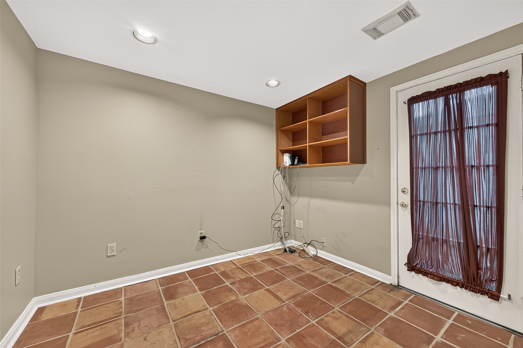 219 Essex Place Property Photo 23