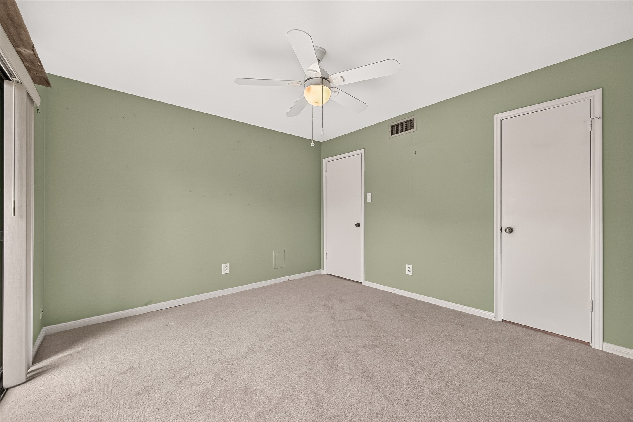 219 Essex Place Property Photo 30