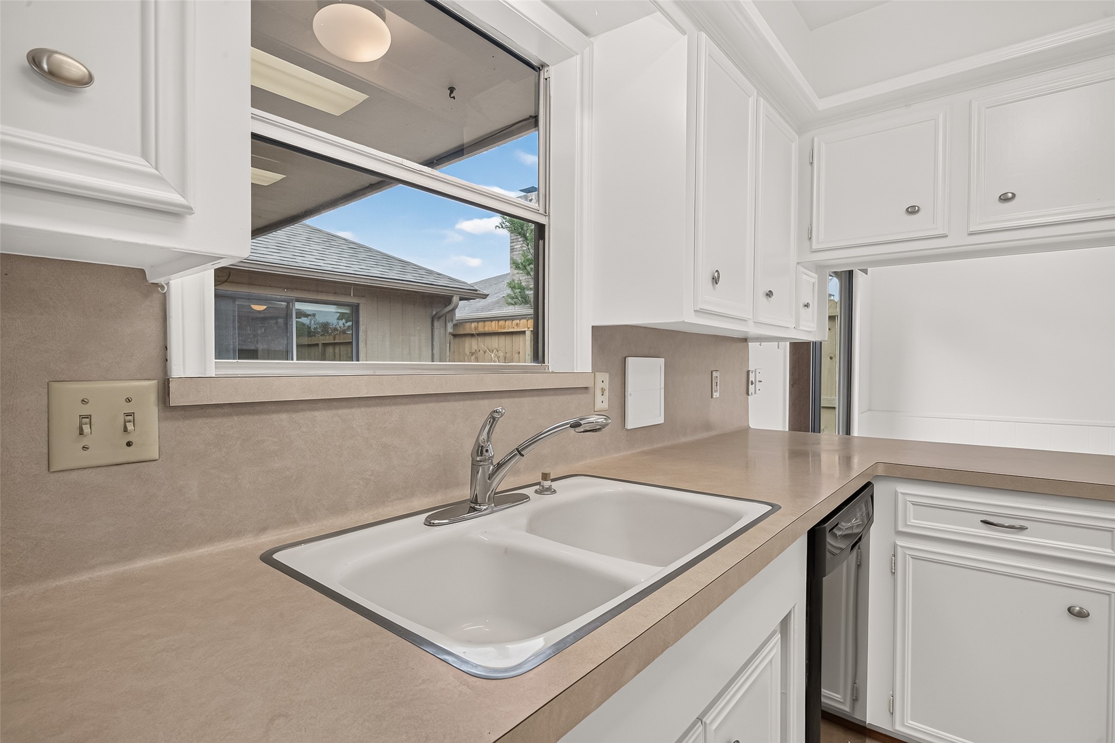 219 Essex Place Property Photo 45
