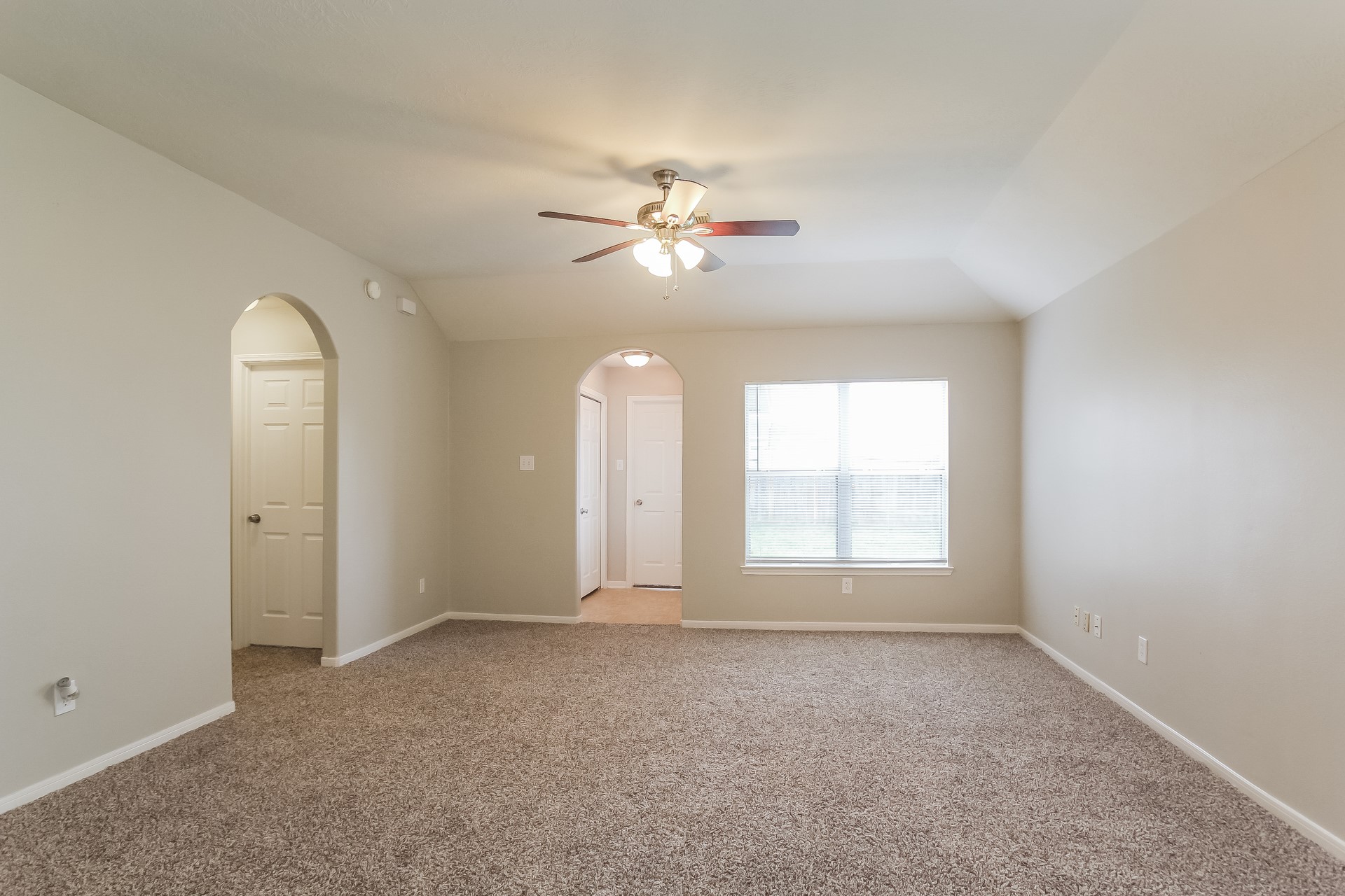 21106 Wortham Oaks Drive Property Photo 3