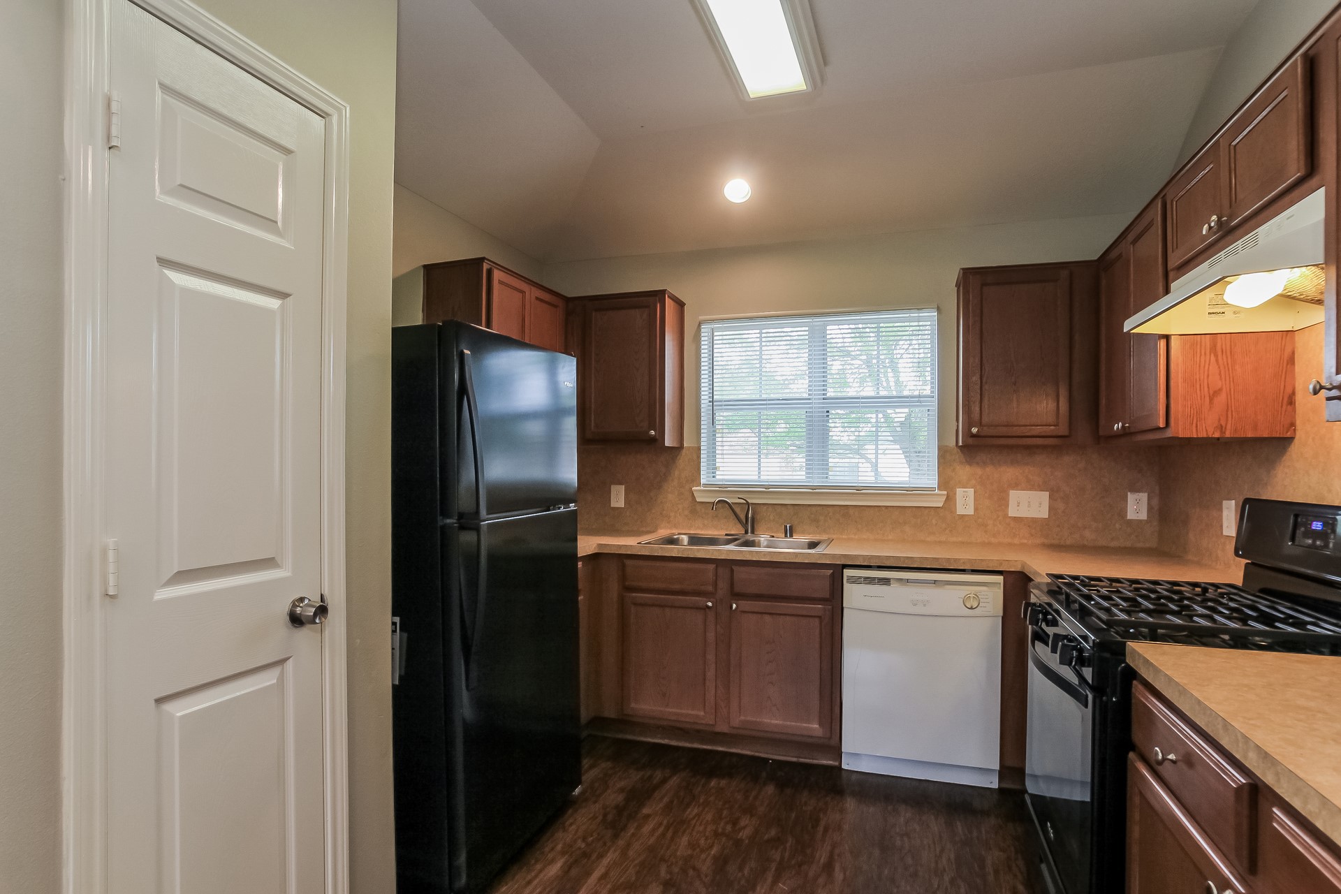 21106 Wortham Oaks Drive Property Photo 5