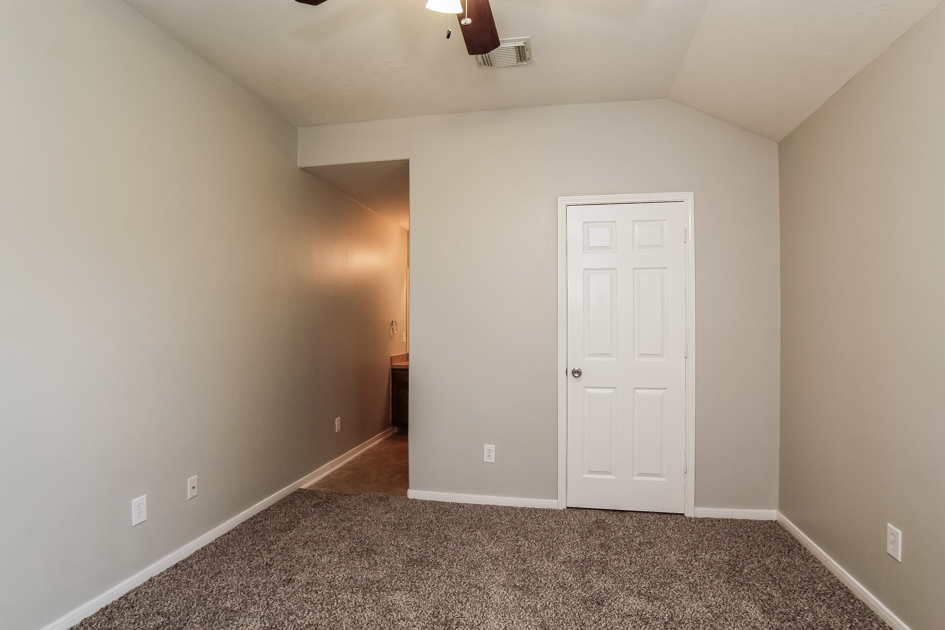 21106 Wortham Oaks Drive Property Photo 7