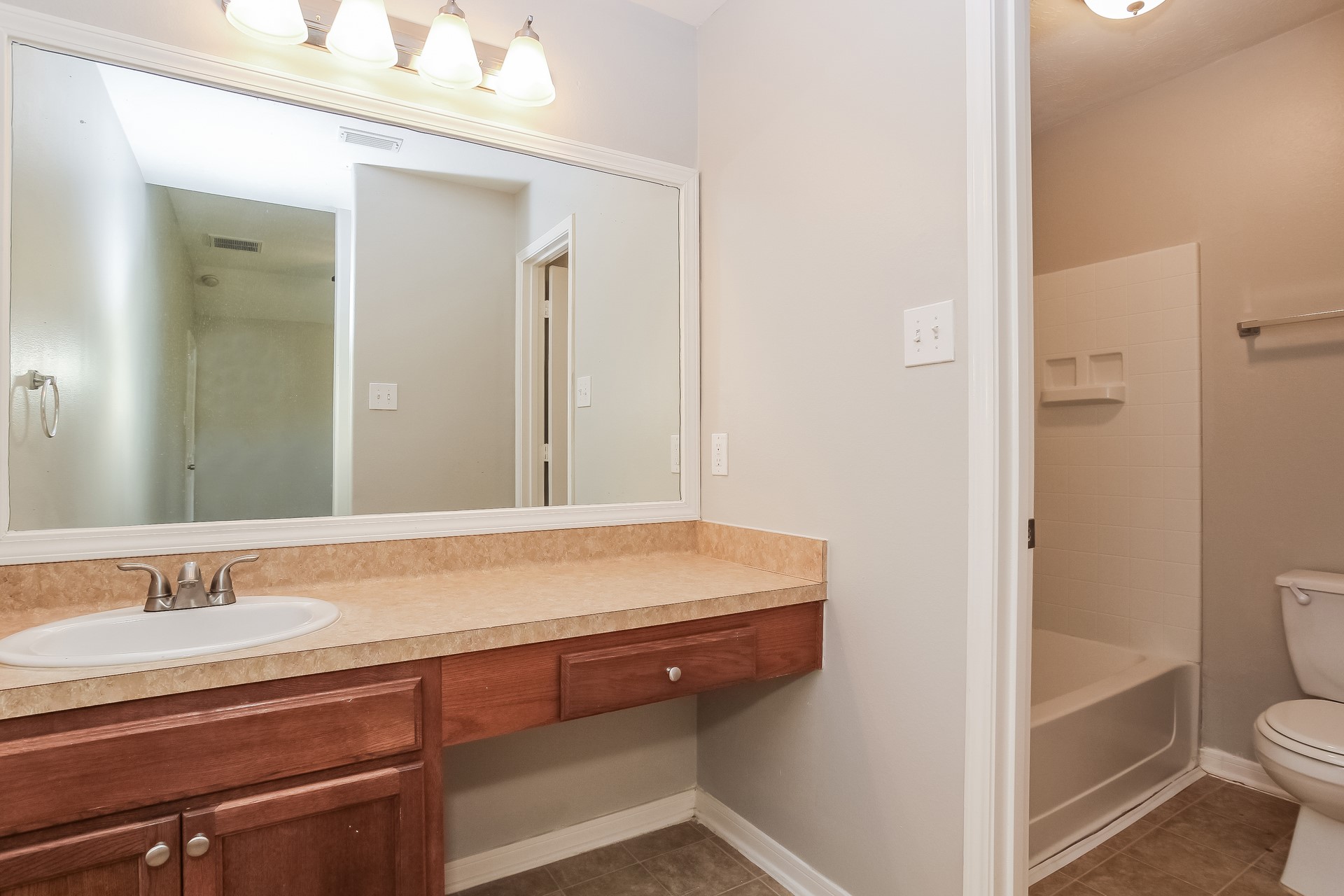 21106 Wortham Oaks Drive Property Photo 12