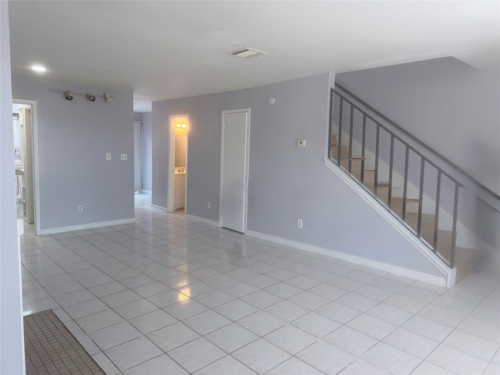 9901 Sharpcrest Street D8 Property Photo 2