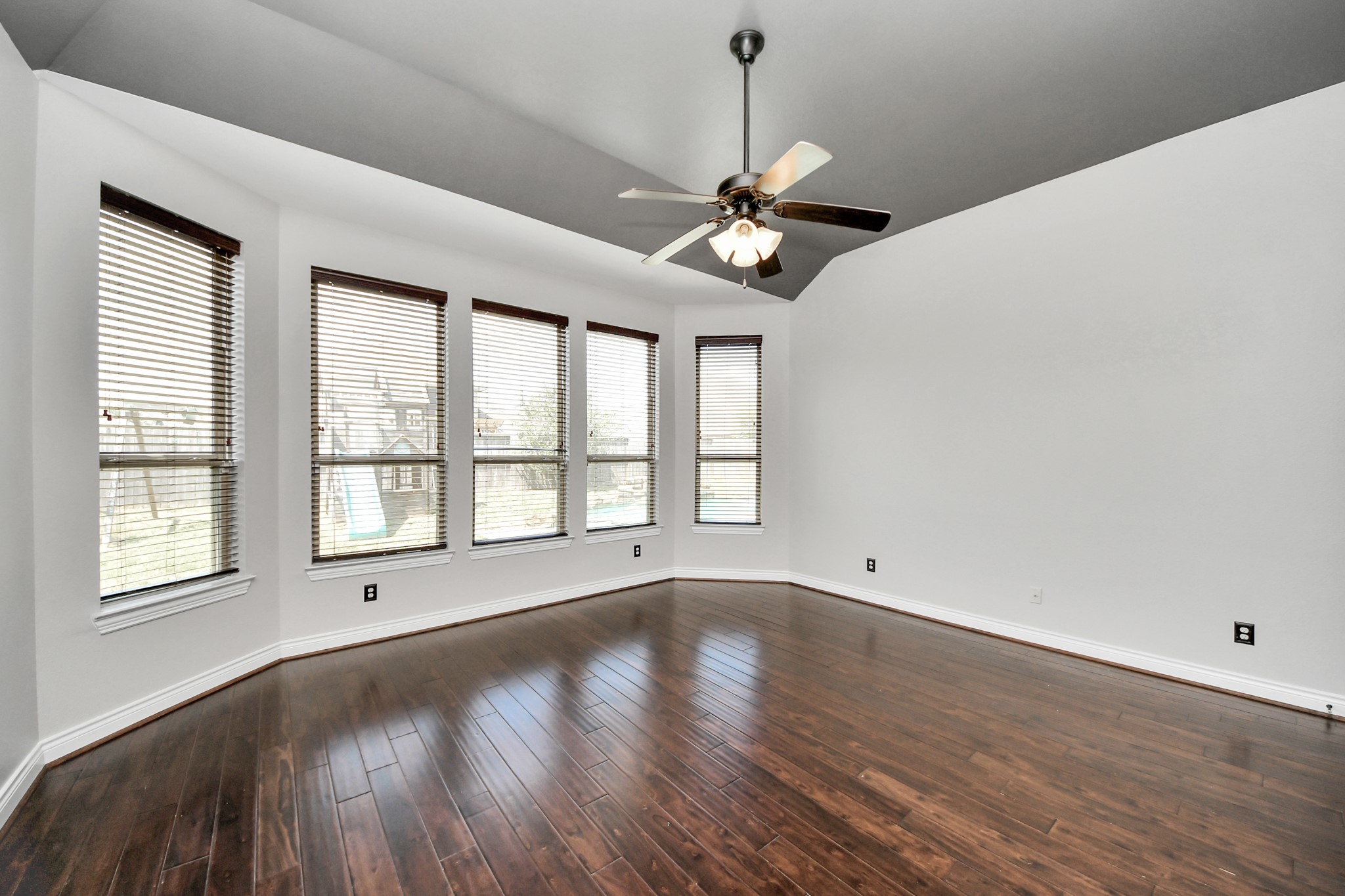 9422 Brannok Lane Property Photo 33