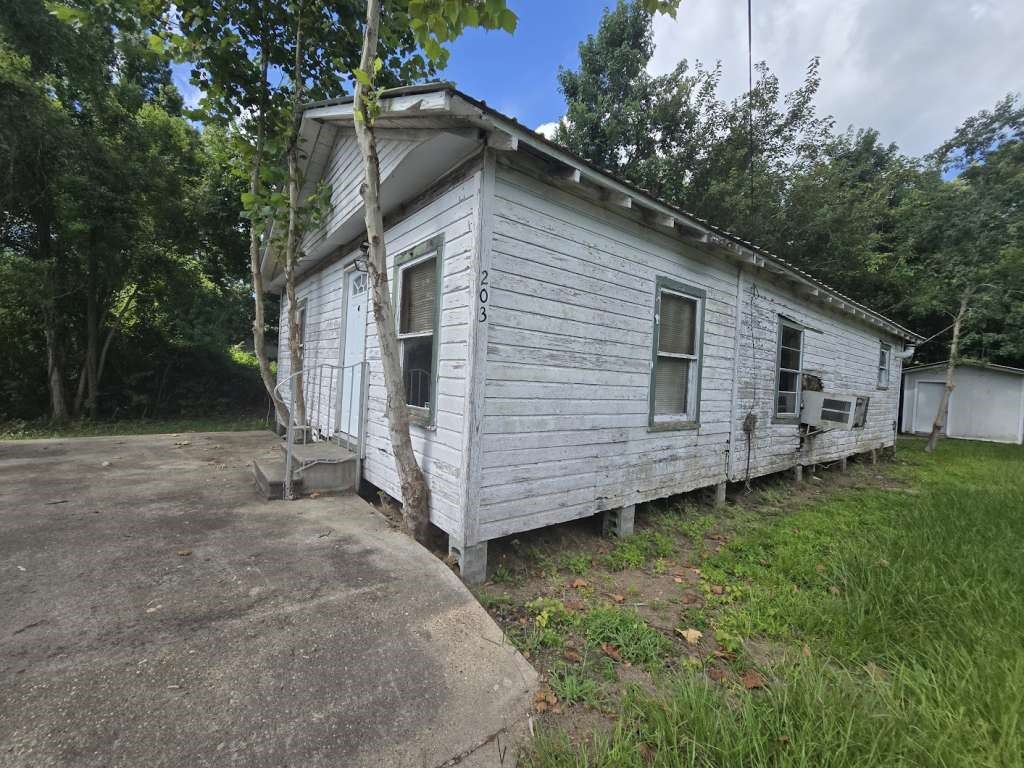 203 Cedar Circle Property Photo 1