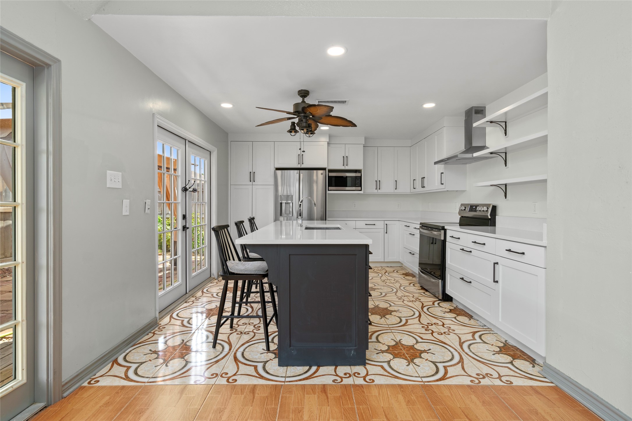 1513 Beaconshire Road Property Photo 11