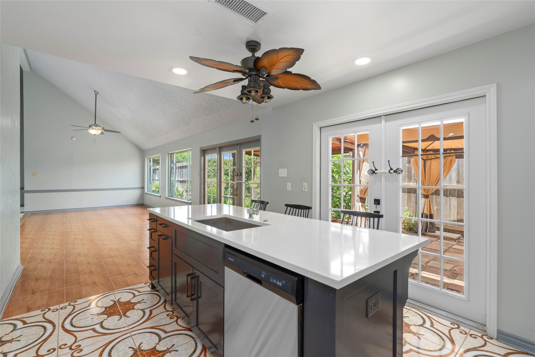 1513 Beaconshire Road Property Photo 13
