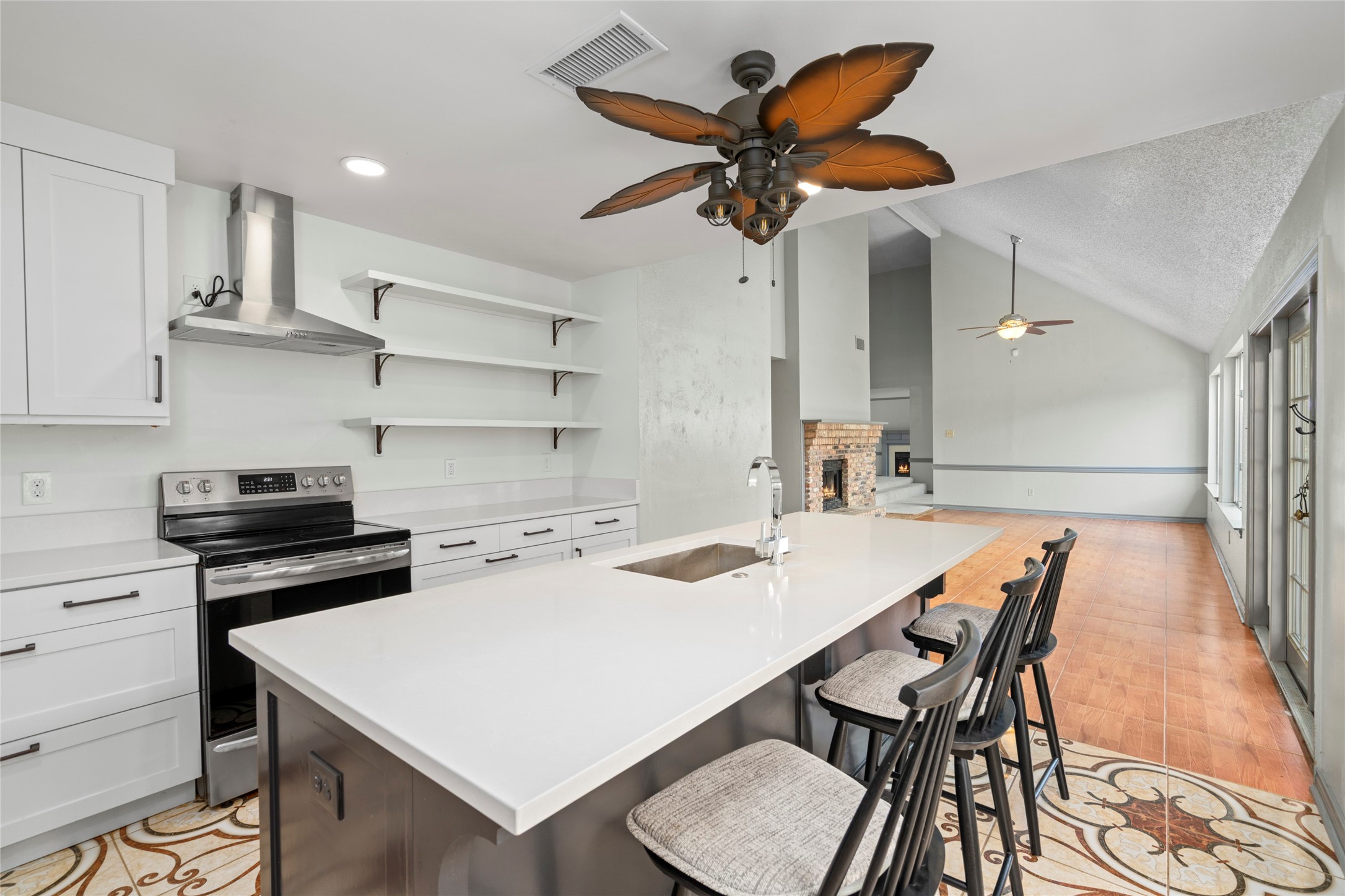 1513 Beaconshire Road Property Photo 14