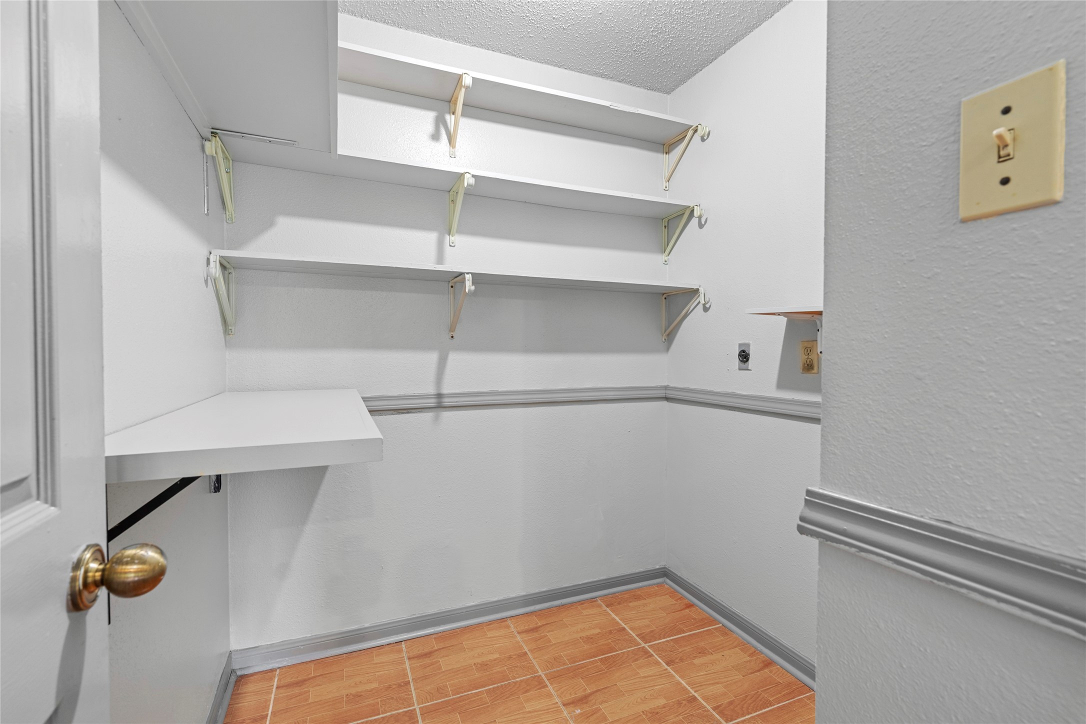 1513 Beaconshire Road Property Photo 28