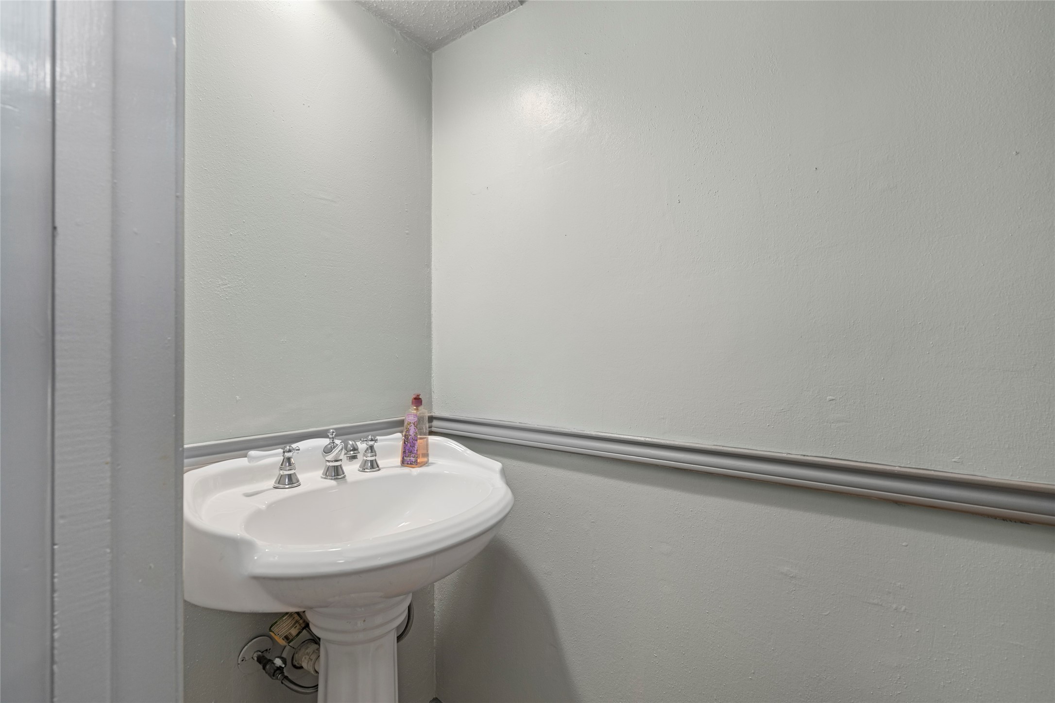 1513 Beaconshire Road Property Photo 29