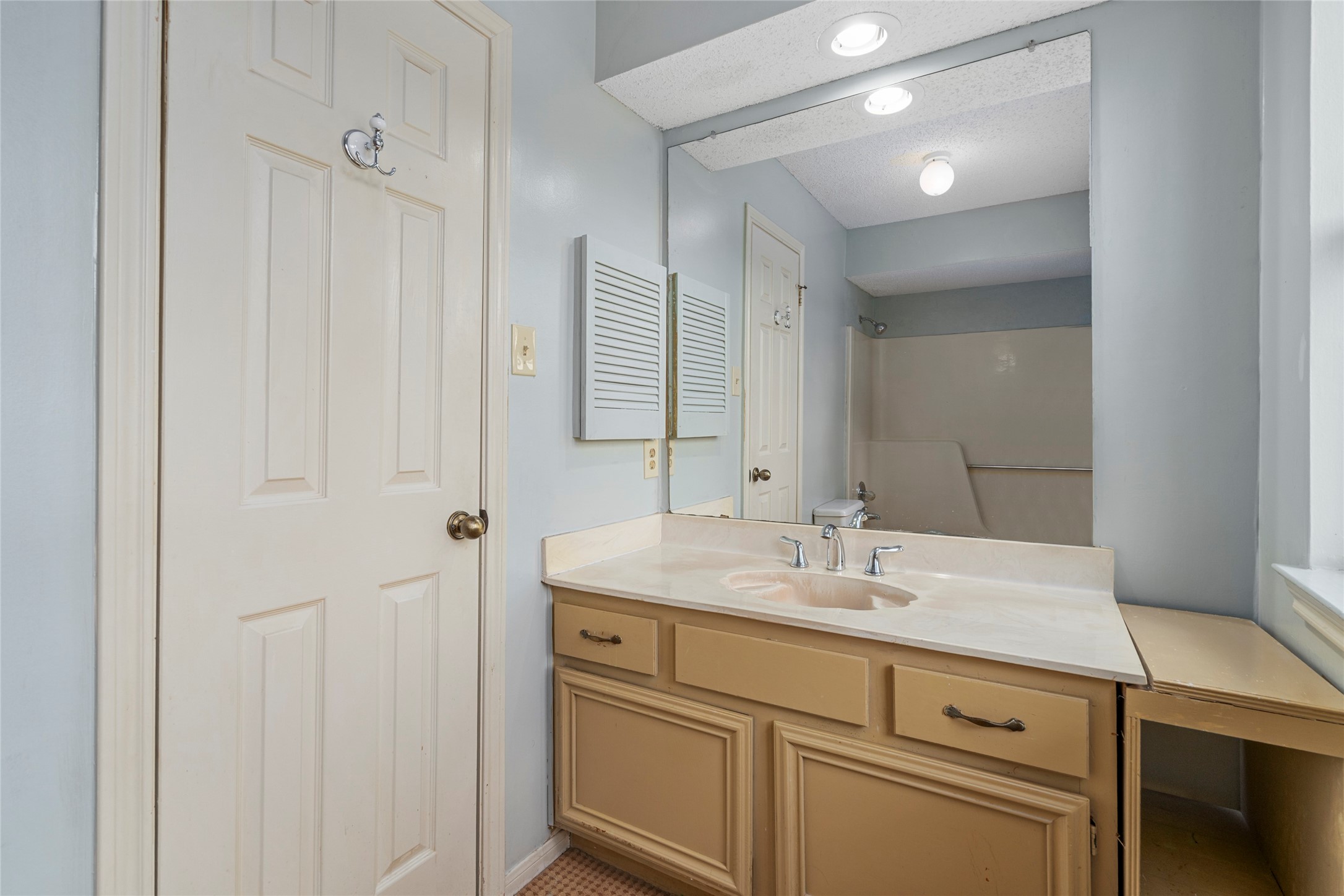 1513 Beaconshire Road Property Photo 33
