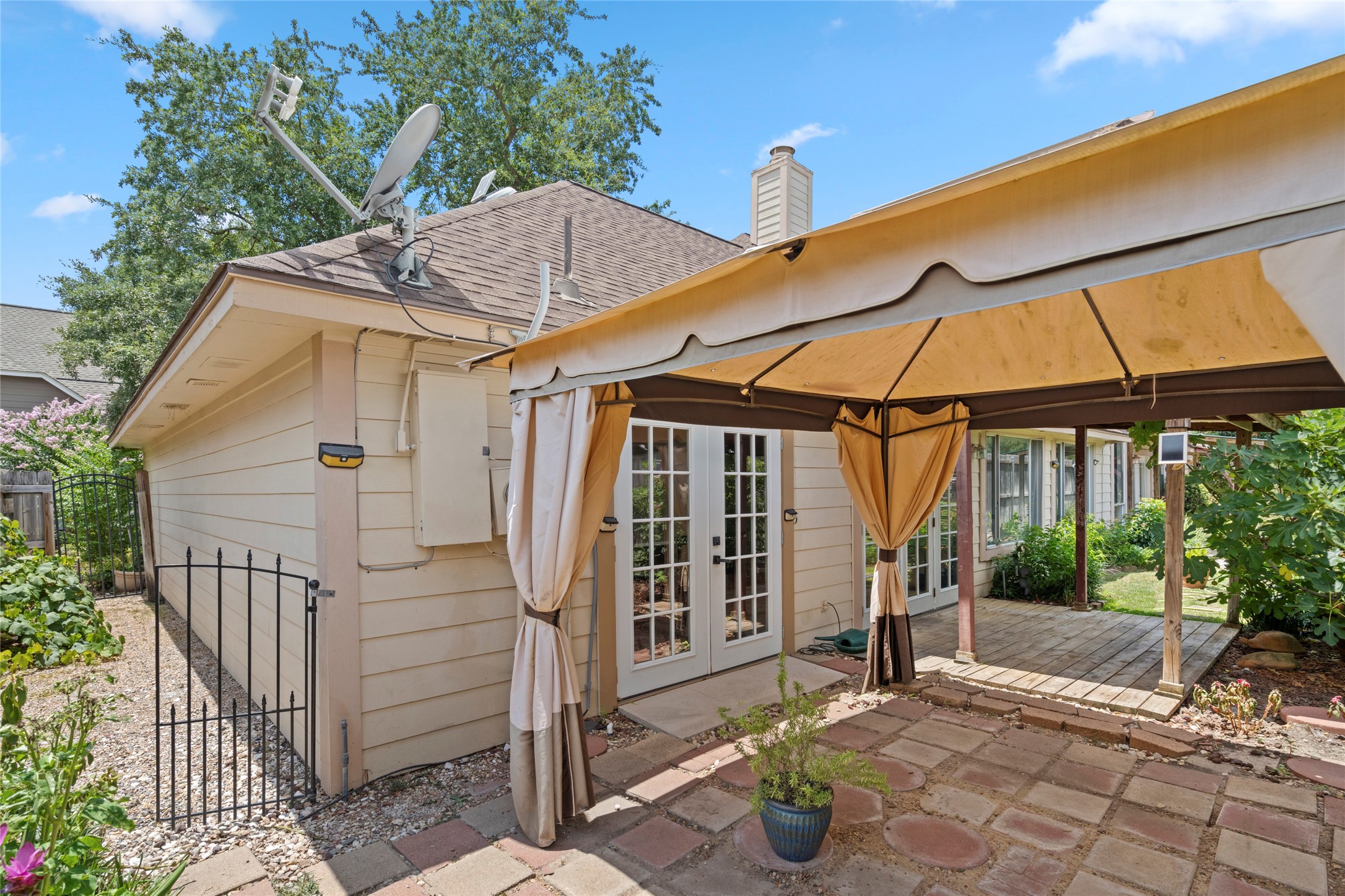 1513 Beaconshire Road Property Photo 37
