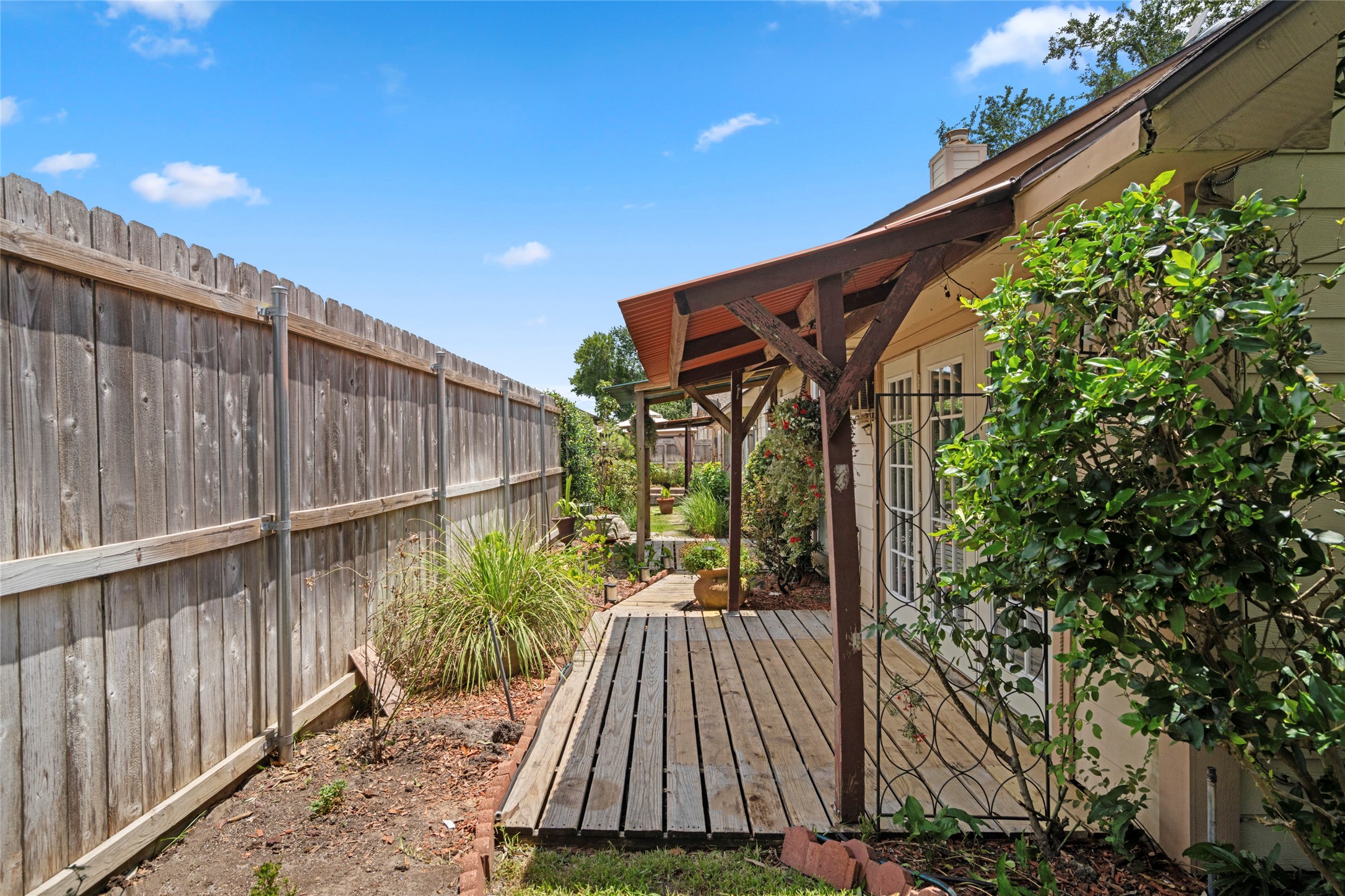 1513 Beaconshire Road Property Photo 45