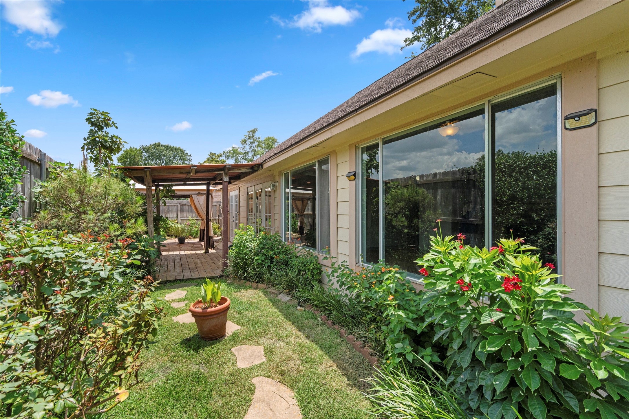 1513 Beaconshire Road Property Photo 46