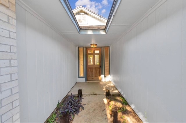 15938 Mission Village Drive Property Photo 5