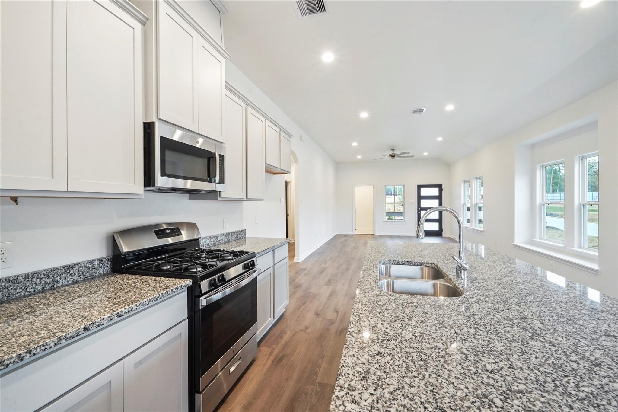 11703 Eclipse Drive Property Photo 9