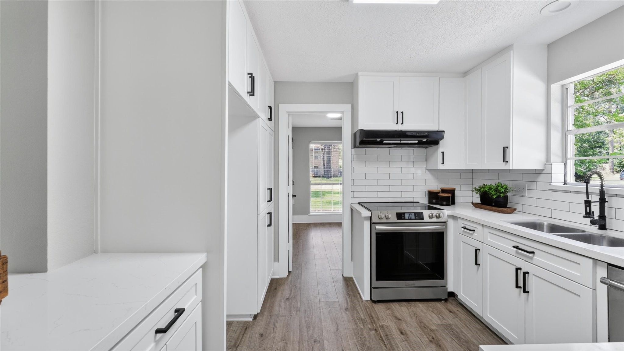 6310 Hickorycrest Drive Property Photo 14