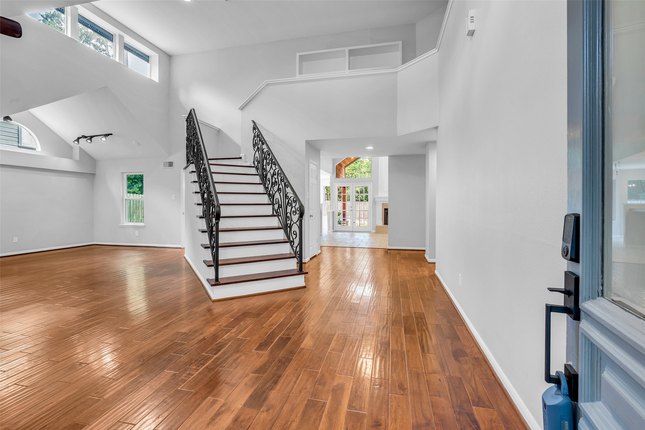 54 Sky Terrace Place Property Photo 3