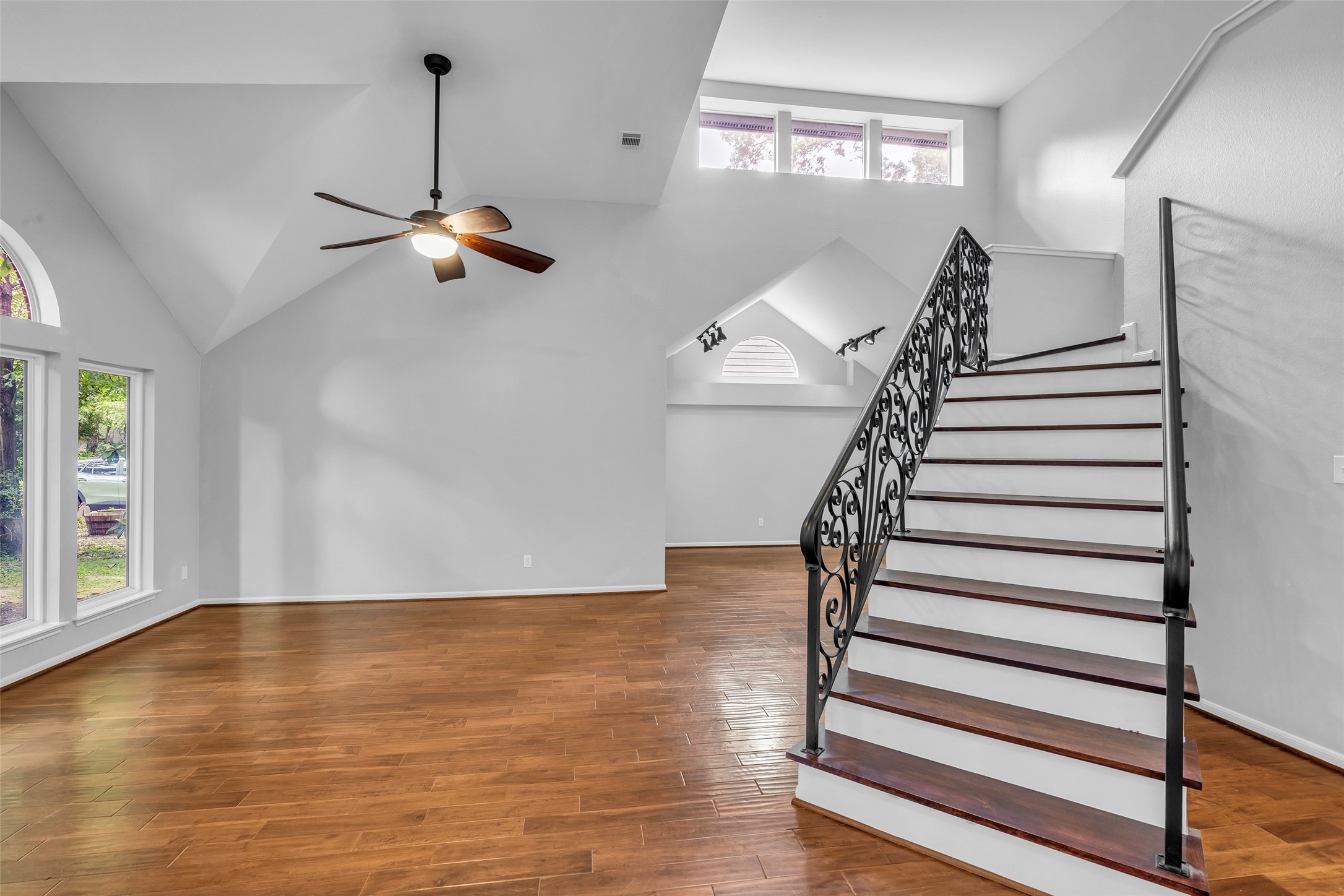 54 Sky Terrace Place Property Photo 6