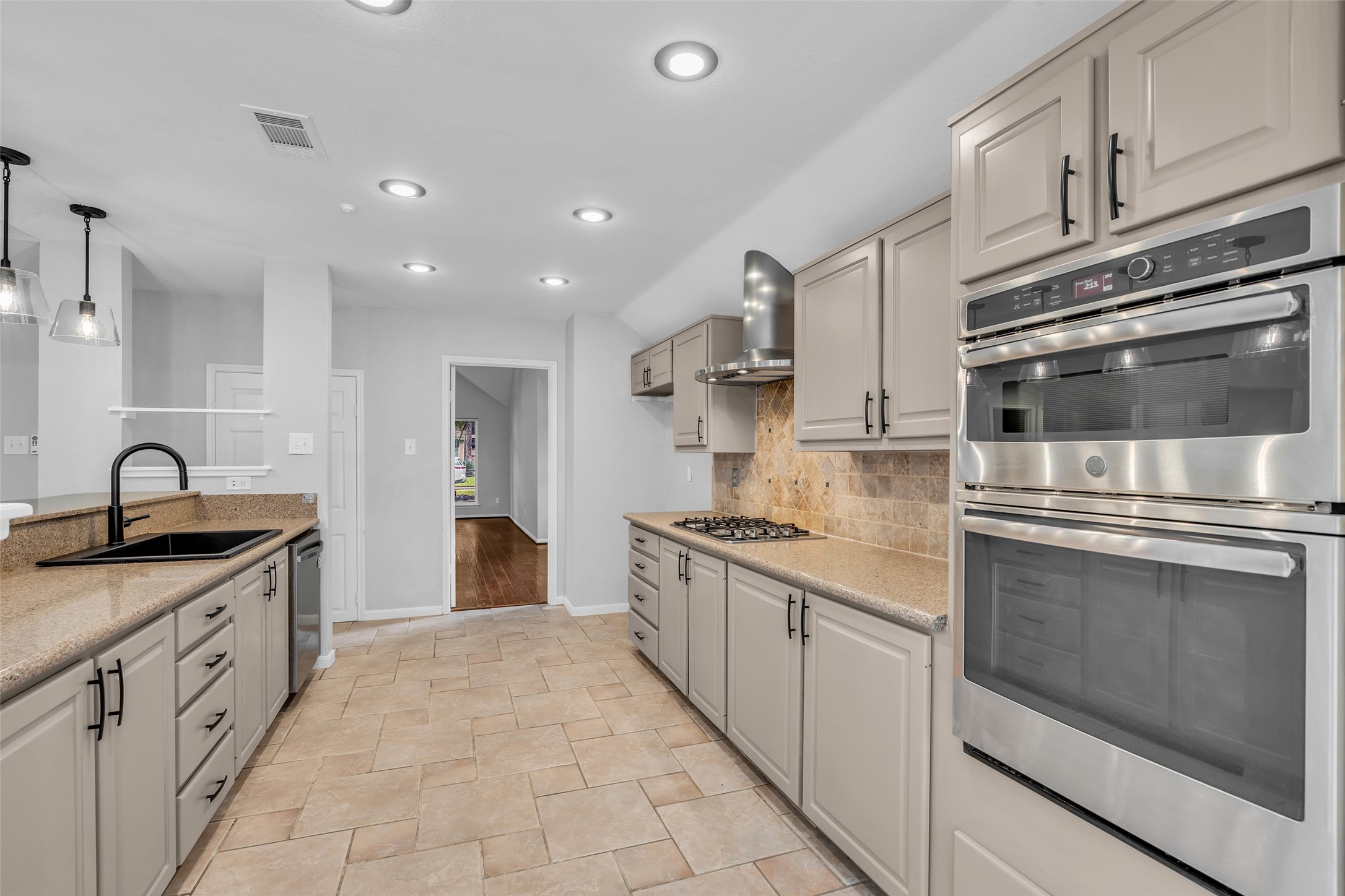 54 Sky Terrace Place Property Photo 14