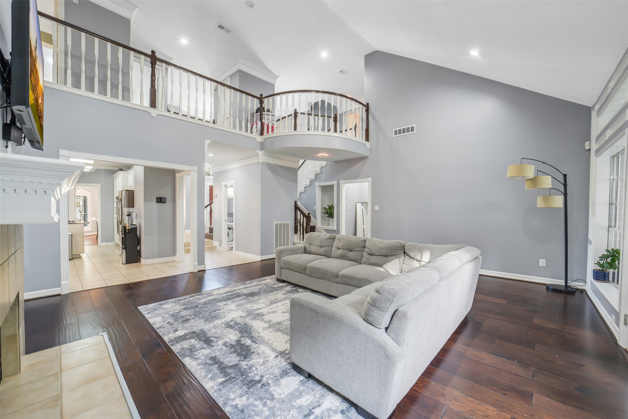 402 Lakeside Boulevard Property Photo