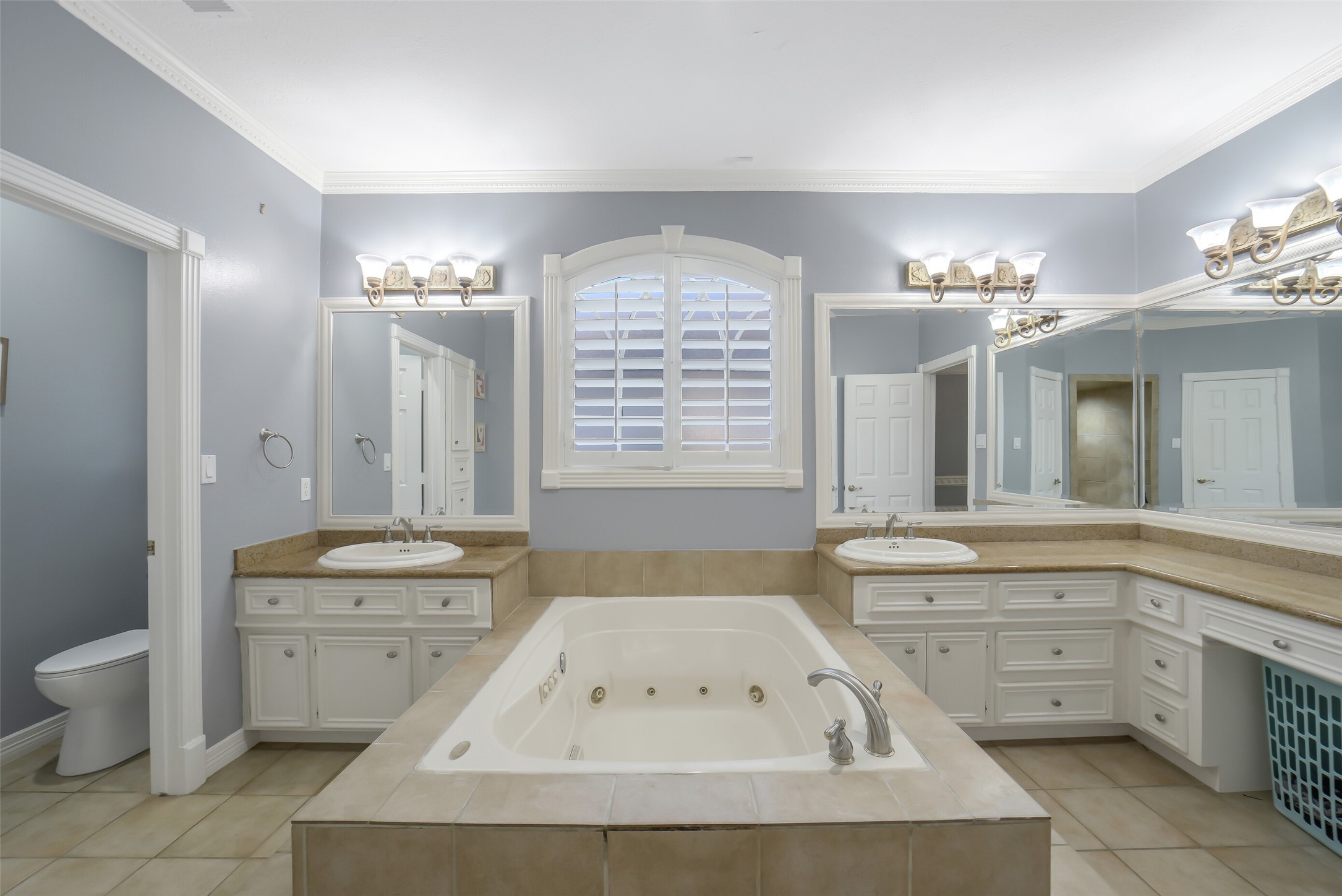 402 Lakeside Boulevard Property Photo 15