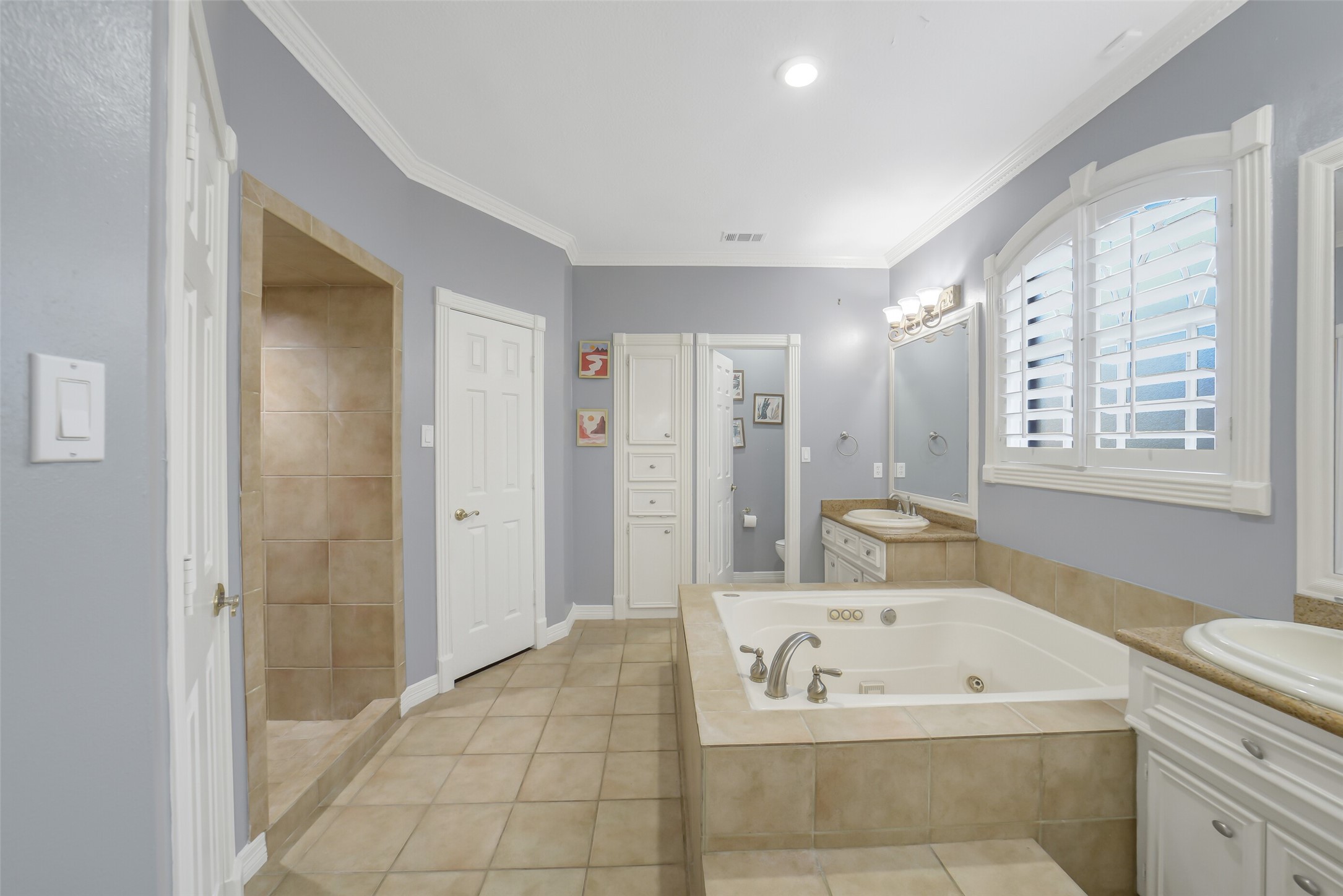 402 Lakeside Boulevard Property Photo 16