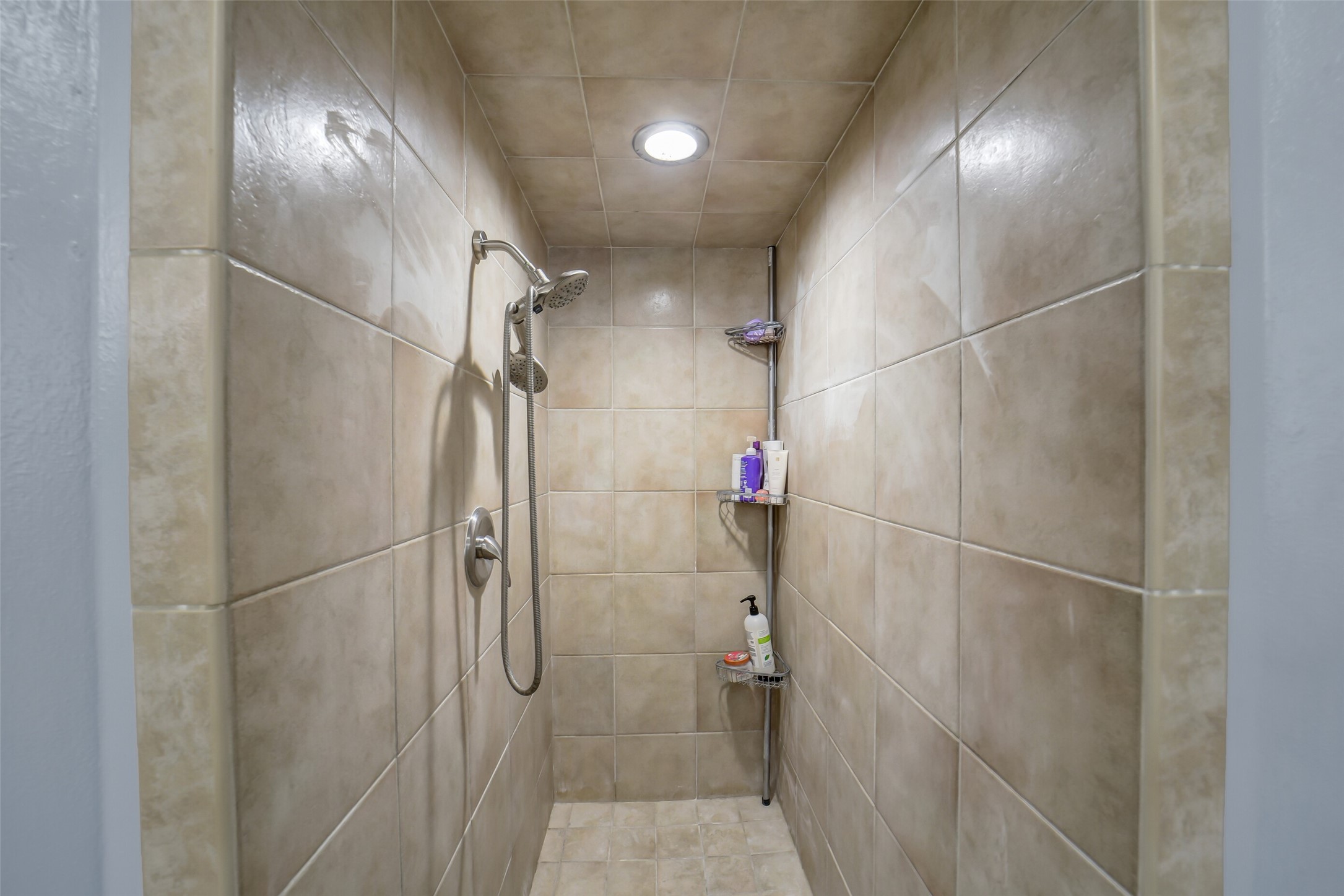 402 Lakeside Boulevard Property Photo 18