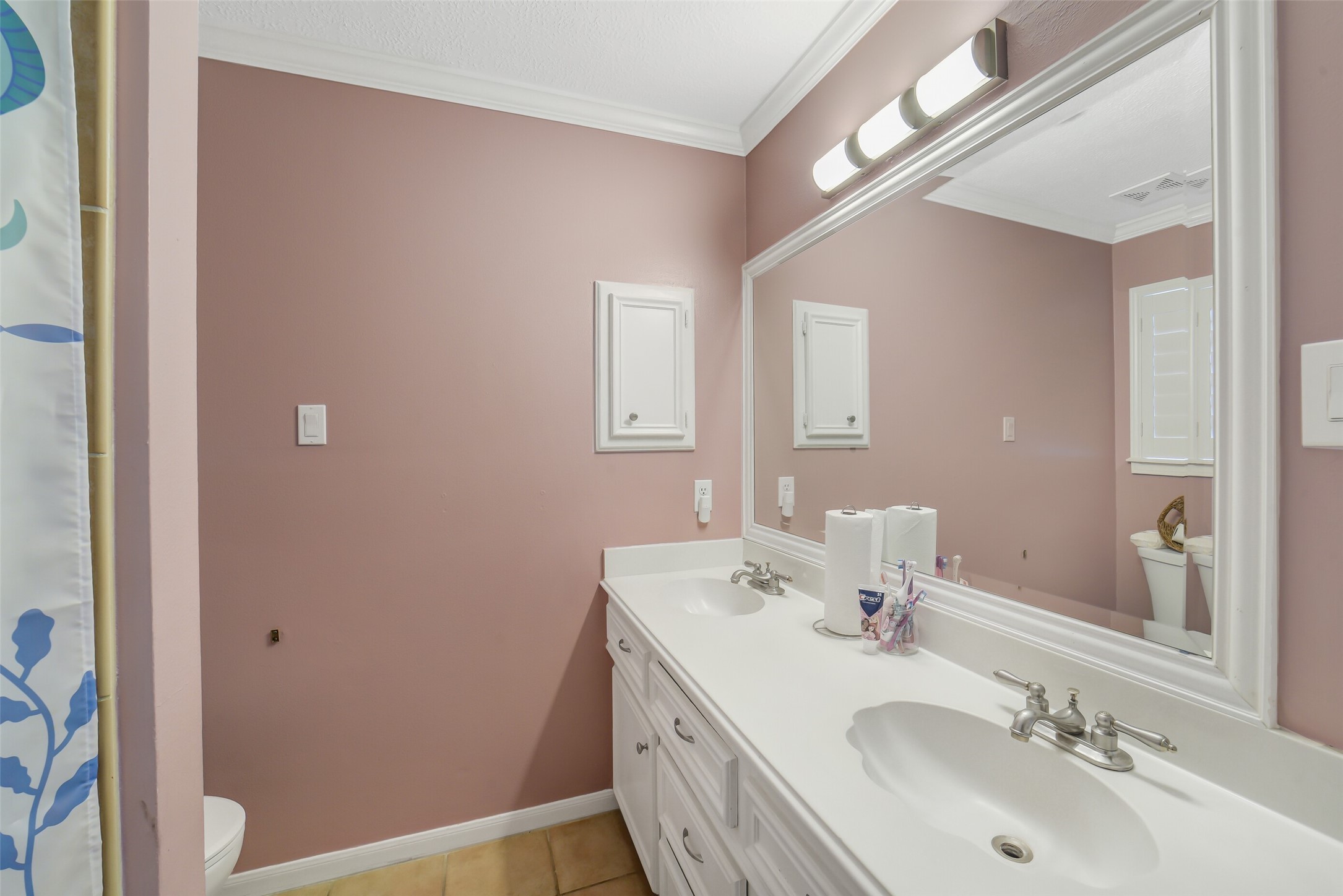 402 Lakeside Boulevard Property Photo 26