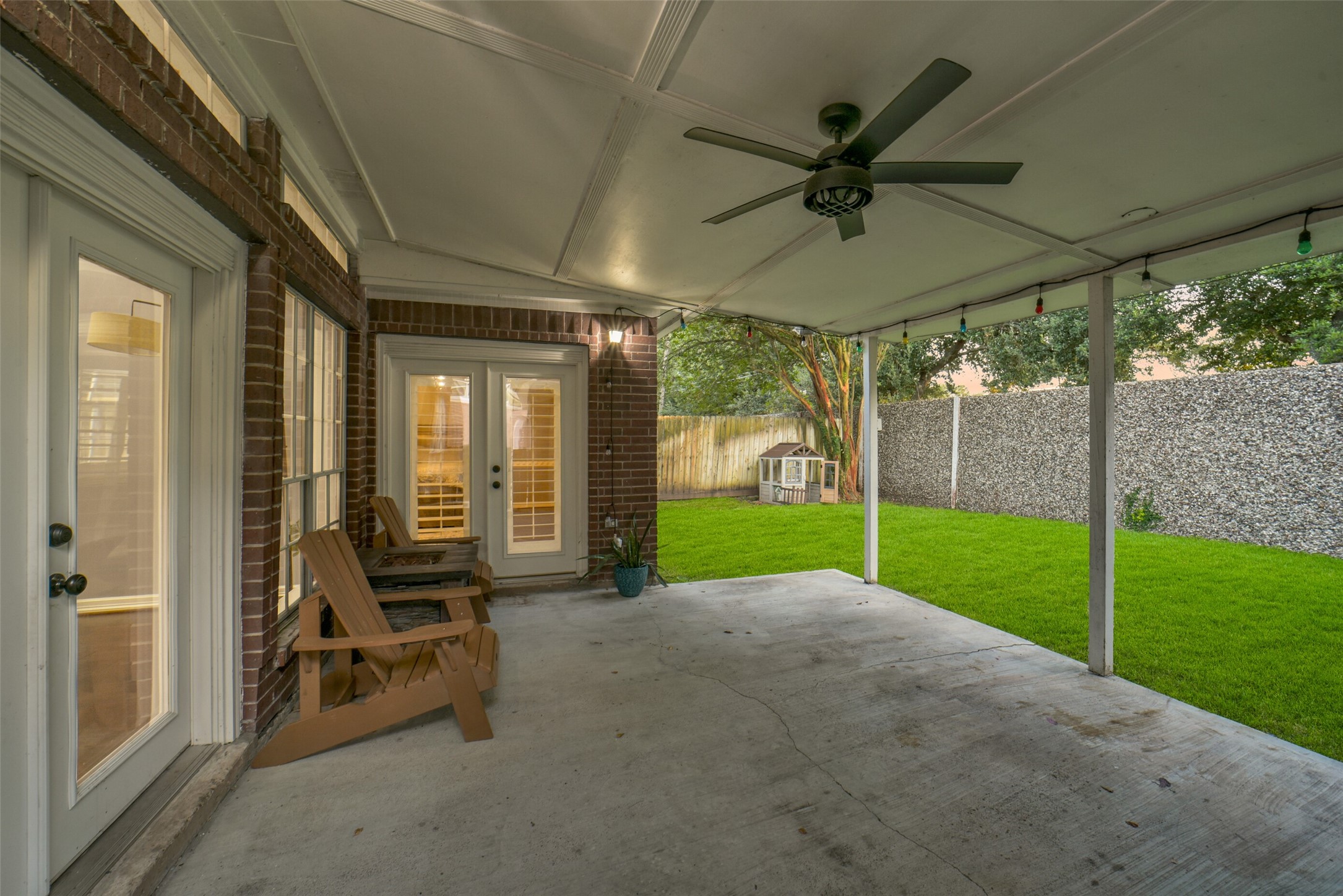 402 Lakeside Boulevard Property Photo 27