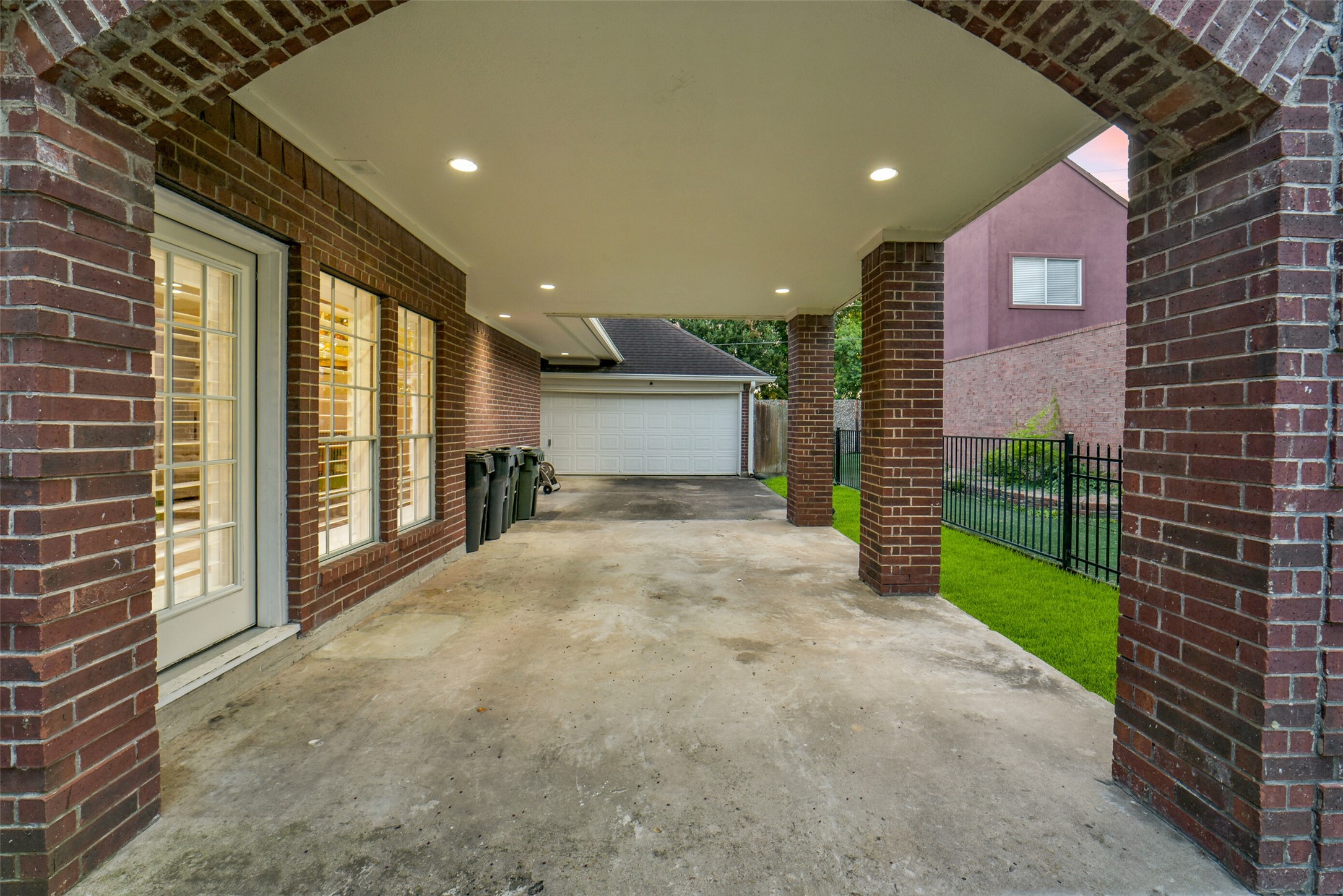 402 Lakeside Boulevard Property Photo 32