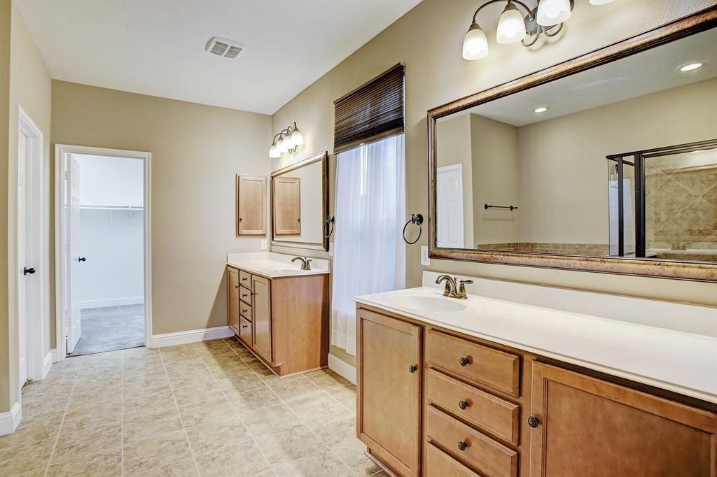 11022 Avery Oaks Lane Property Photo 4