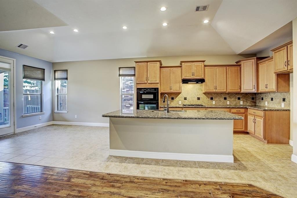 11022 Avery Oaks Lane Property Photo 6