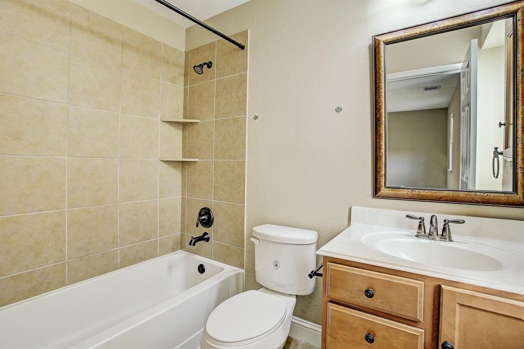 11022 Avery Oaks Lane Property Photo 16