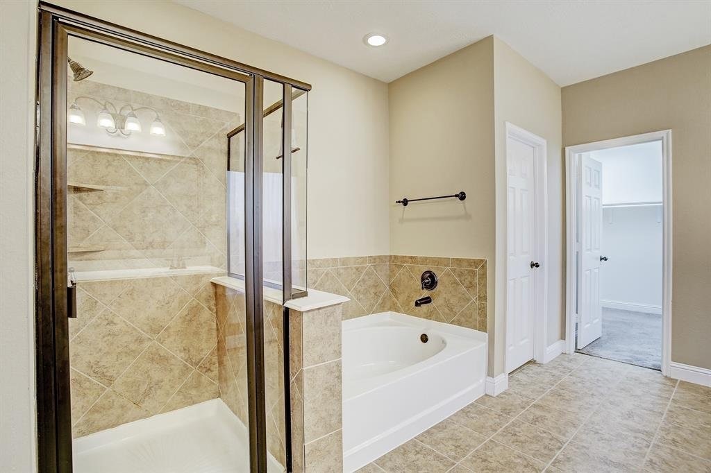 11022 Avery Oaks Lane Property Photo 18