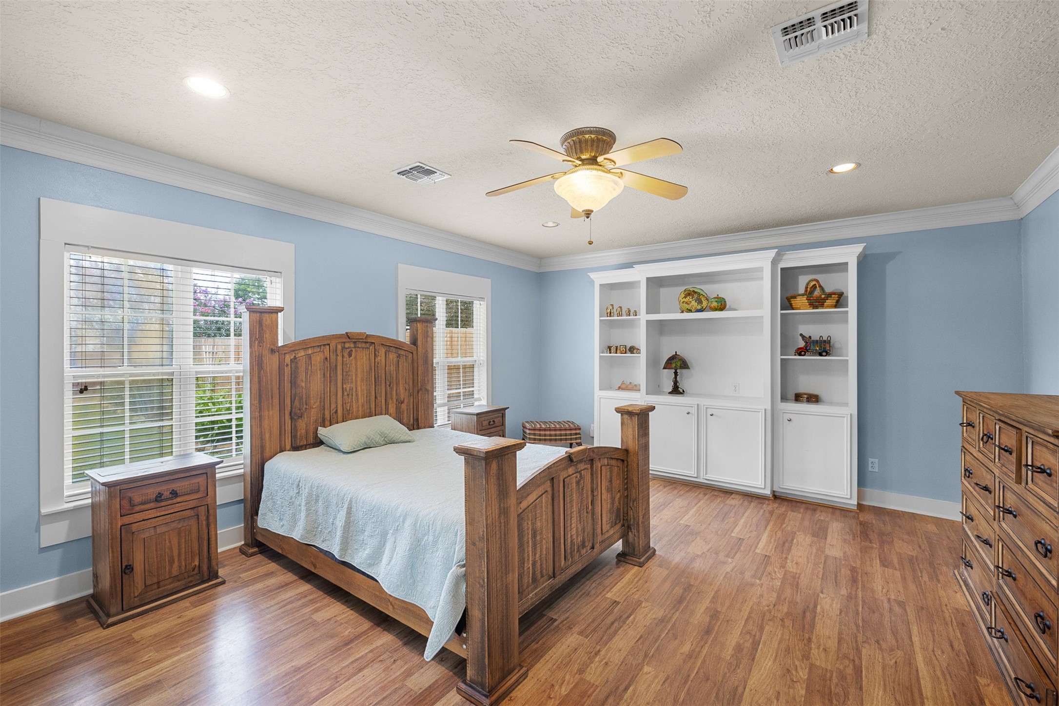 410 N Cochran Street Property Photo 14
