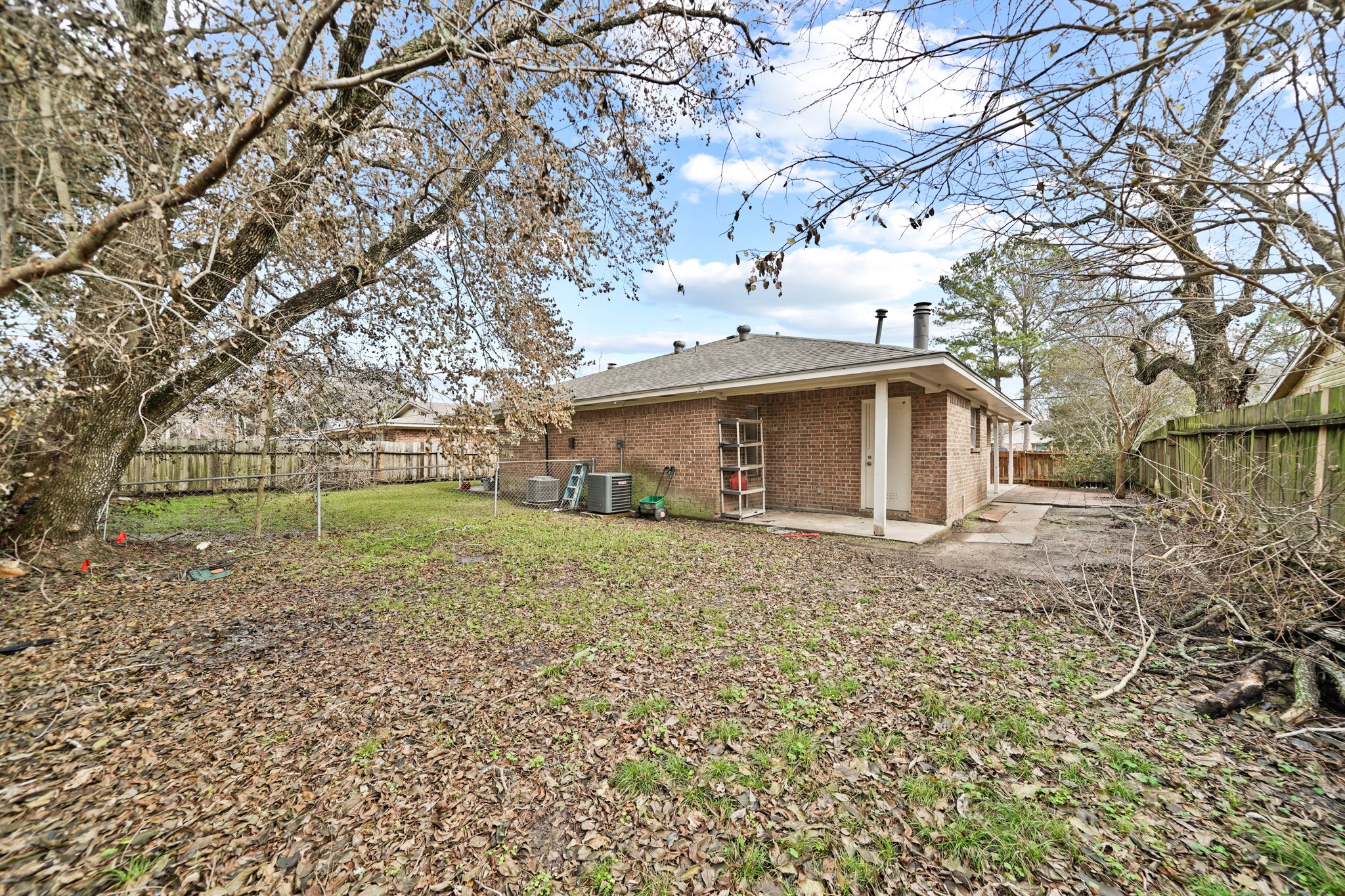 2118 N Austin Avenue Property Photo 11