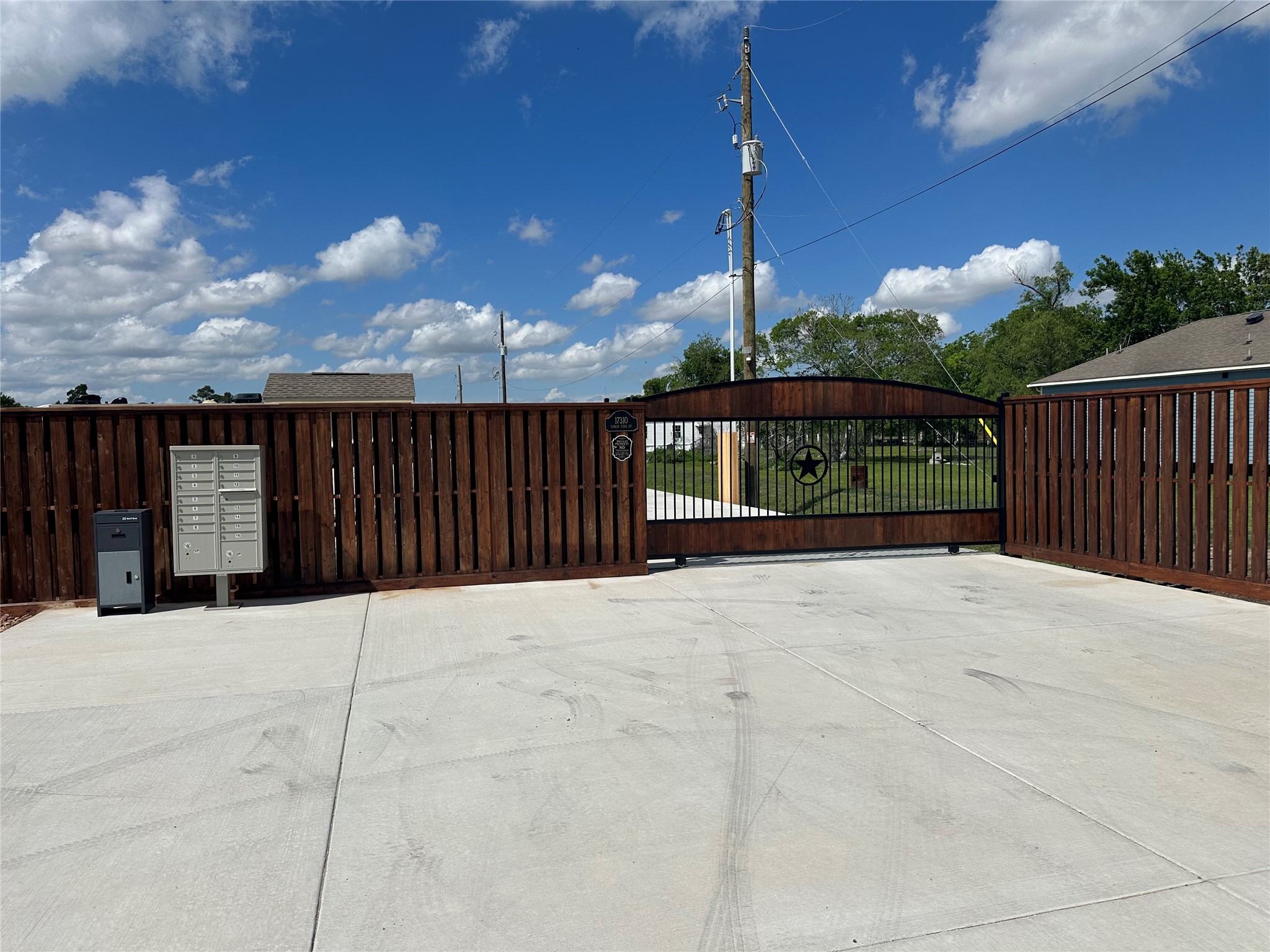 17310 Cowan Road Property Photo 9