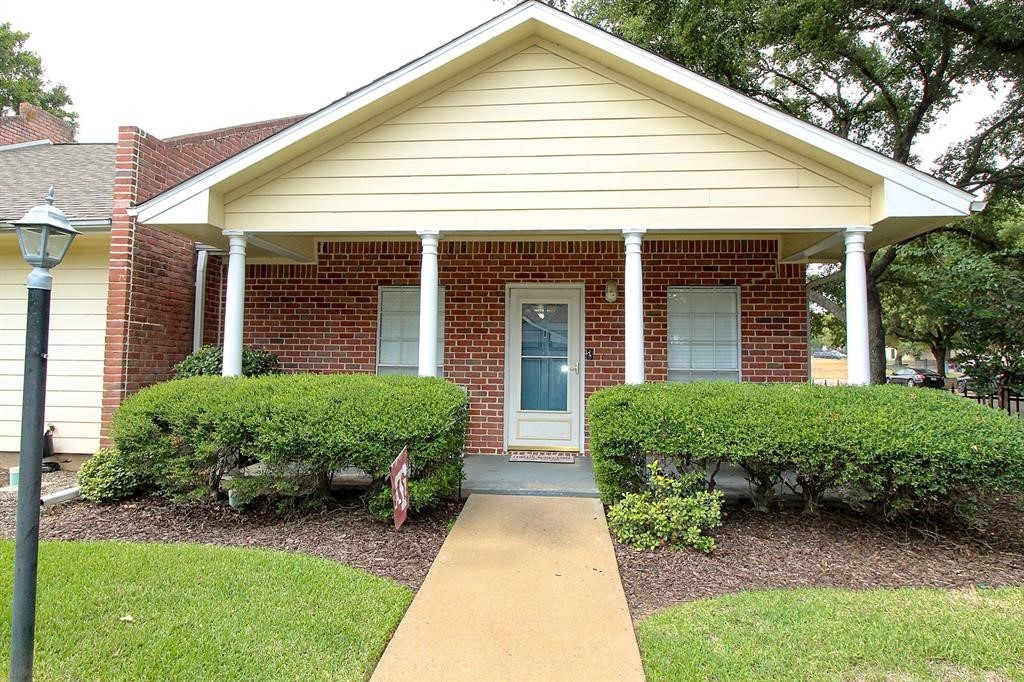 2402 Stone Hollow Drive Property Photo
