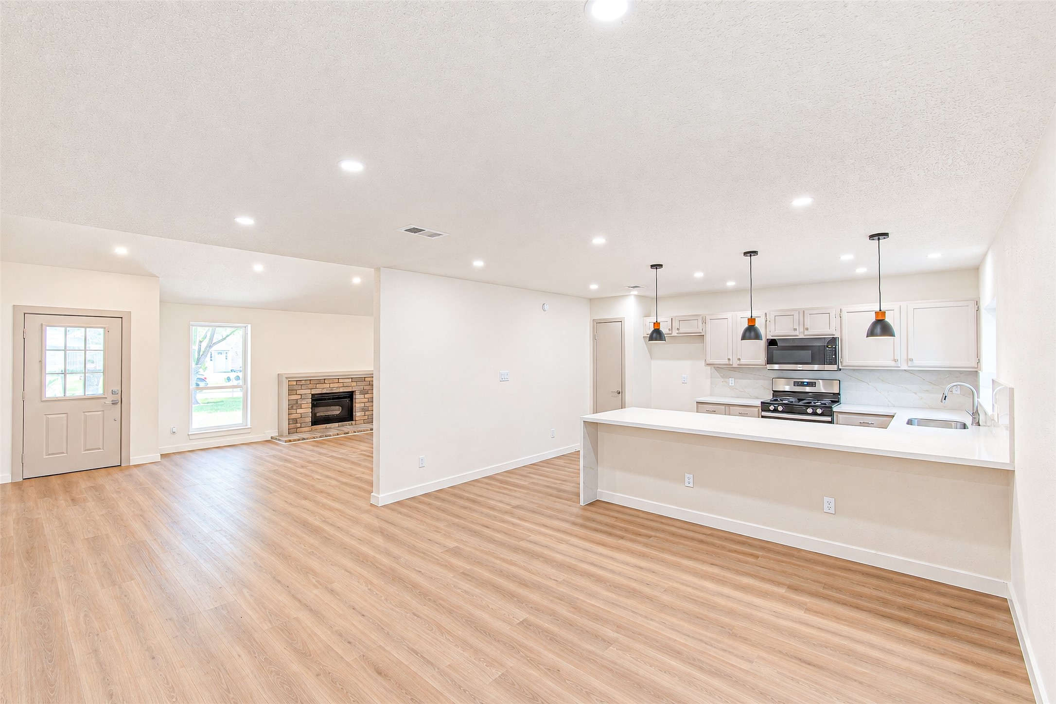 18015 Brooknoll Drive Property Photo 1
