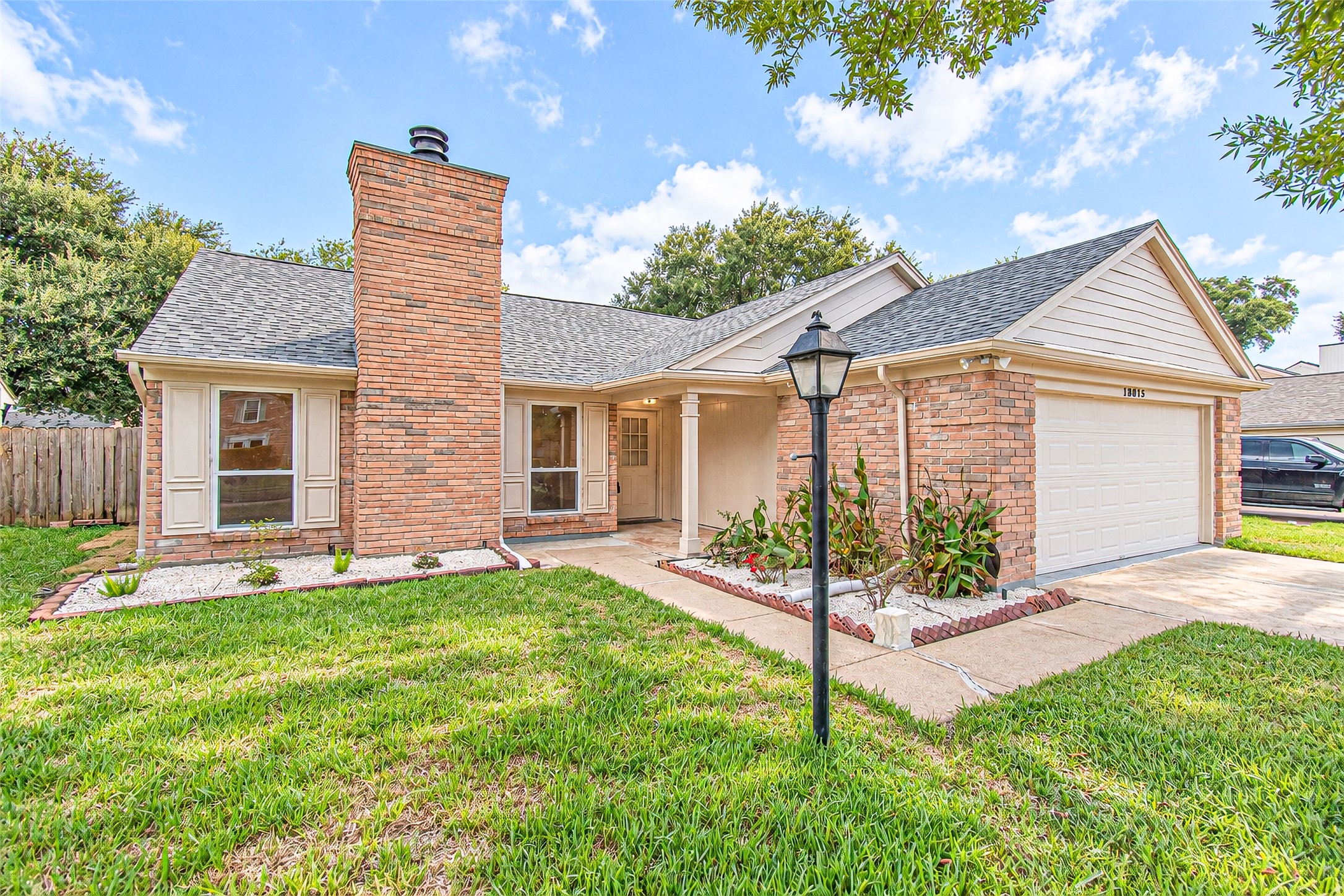 18015 Brooknoll Drive Property Photo 4