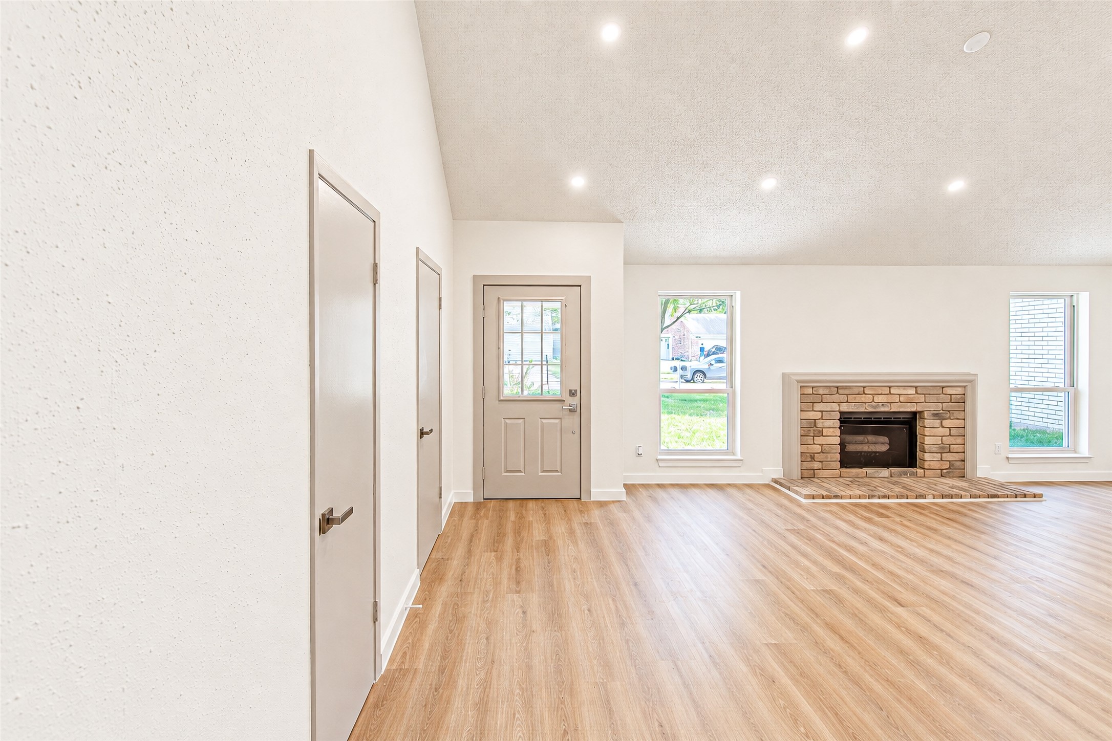 18015 Brooknoll Drive Property Photo 6