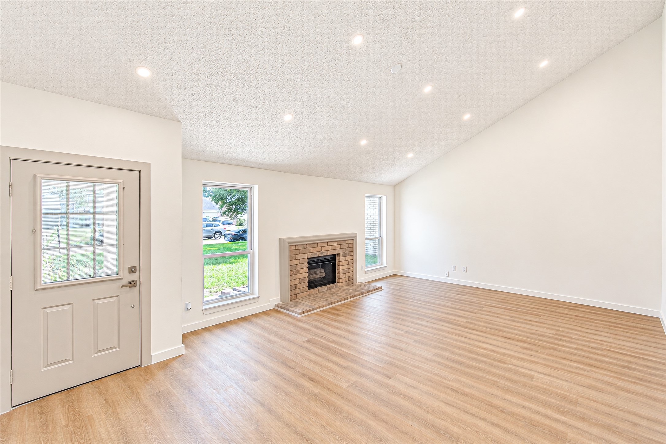 18015 Brooknoll Drive Property Photo 8