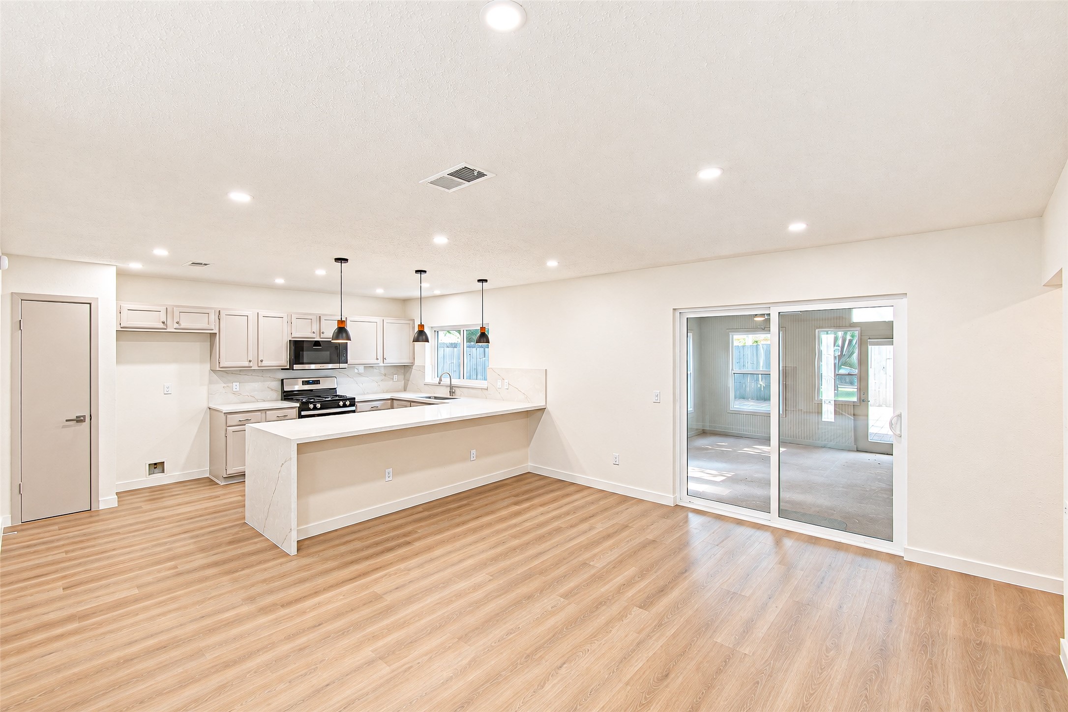 18015 Brooknoll Drive Property Photo 14