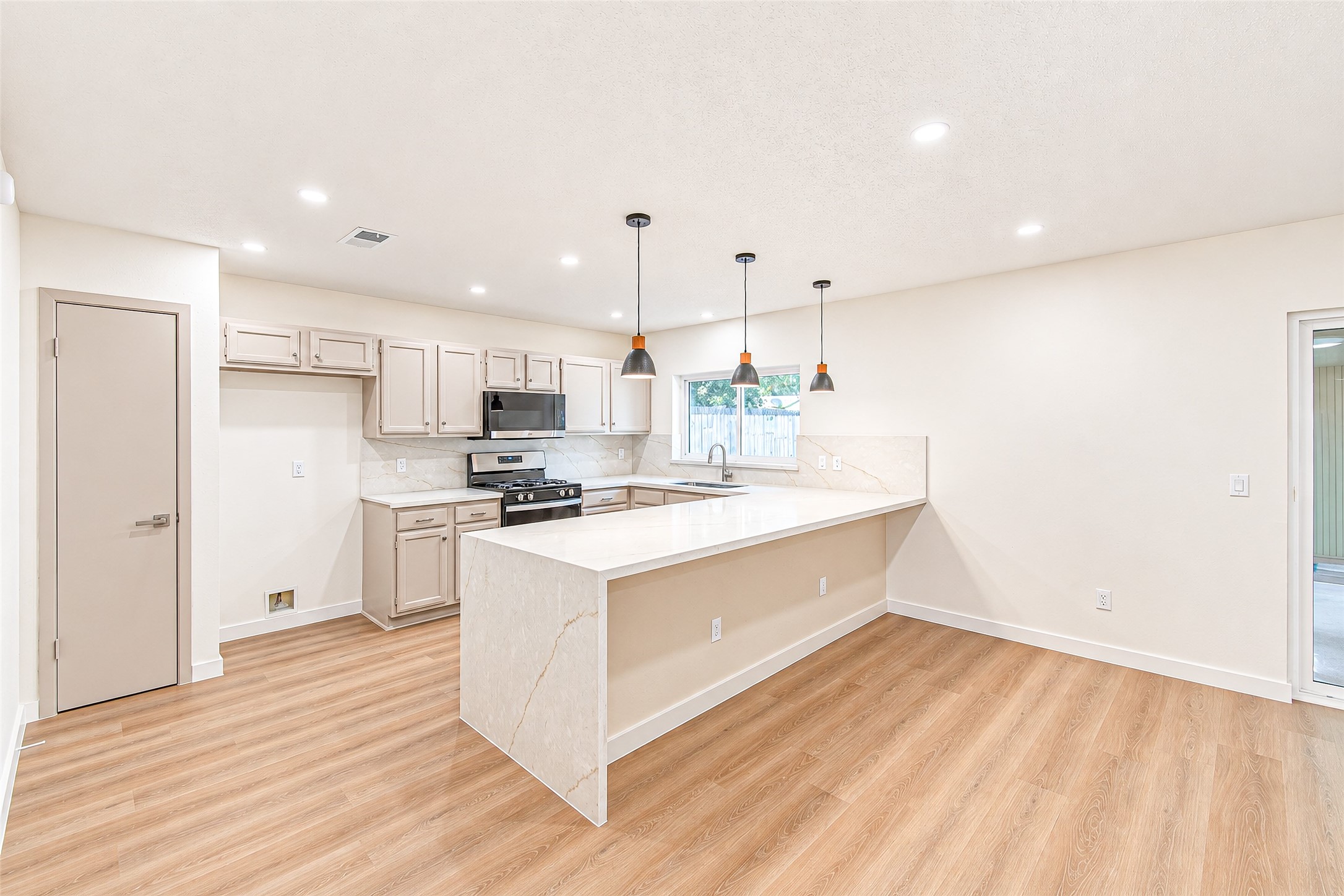18015 Brooknoll Drive Property Photo 15