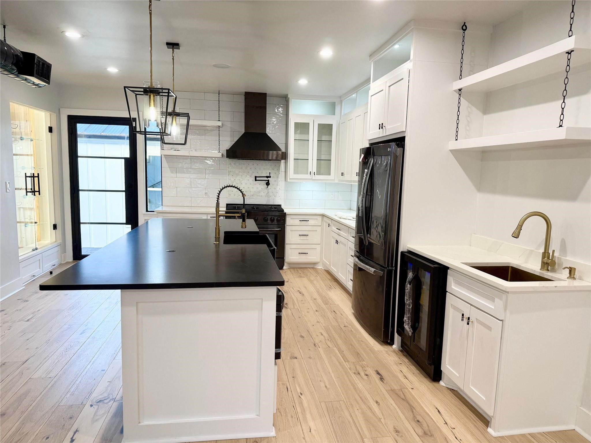 1617 Common Street Property Photo 8